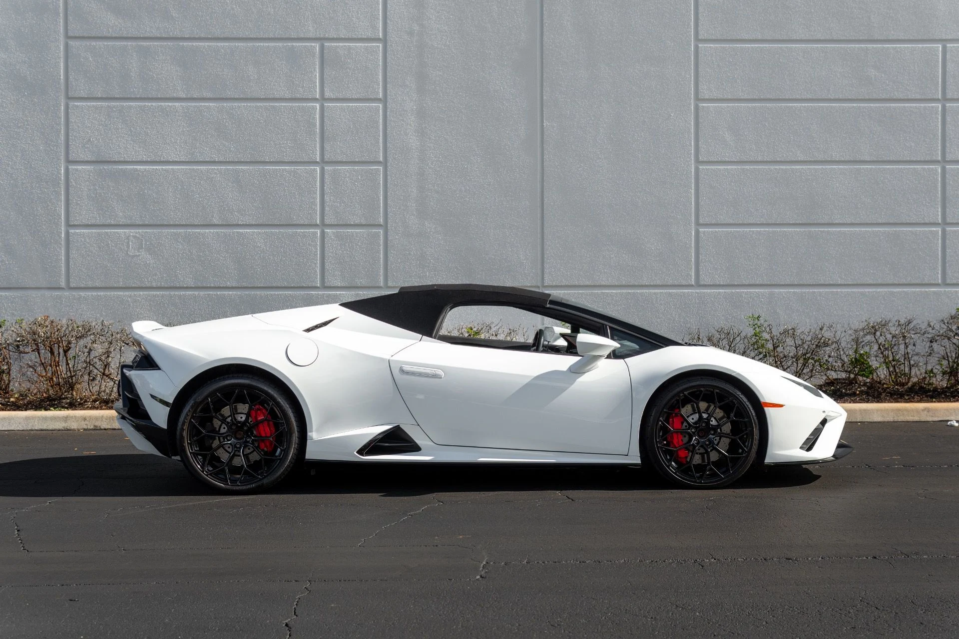 mph011_1959598287_Used_2021_Lamborghini_Huracan_EVO_Spyder_1766013013_356740347e