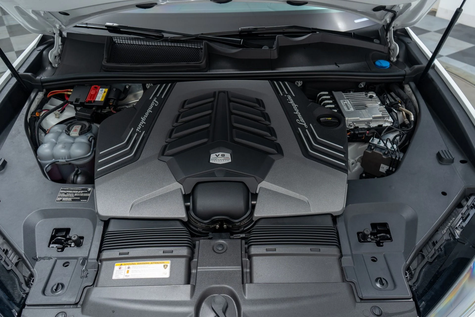 mph011_1959685042_Used_2021_Lamborghini_Urus_Q_Citura_interior_Ventilated_Front_Seats_with_Massage_1772724519_bda4defde1