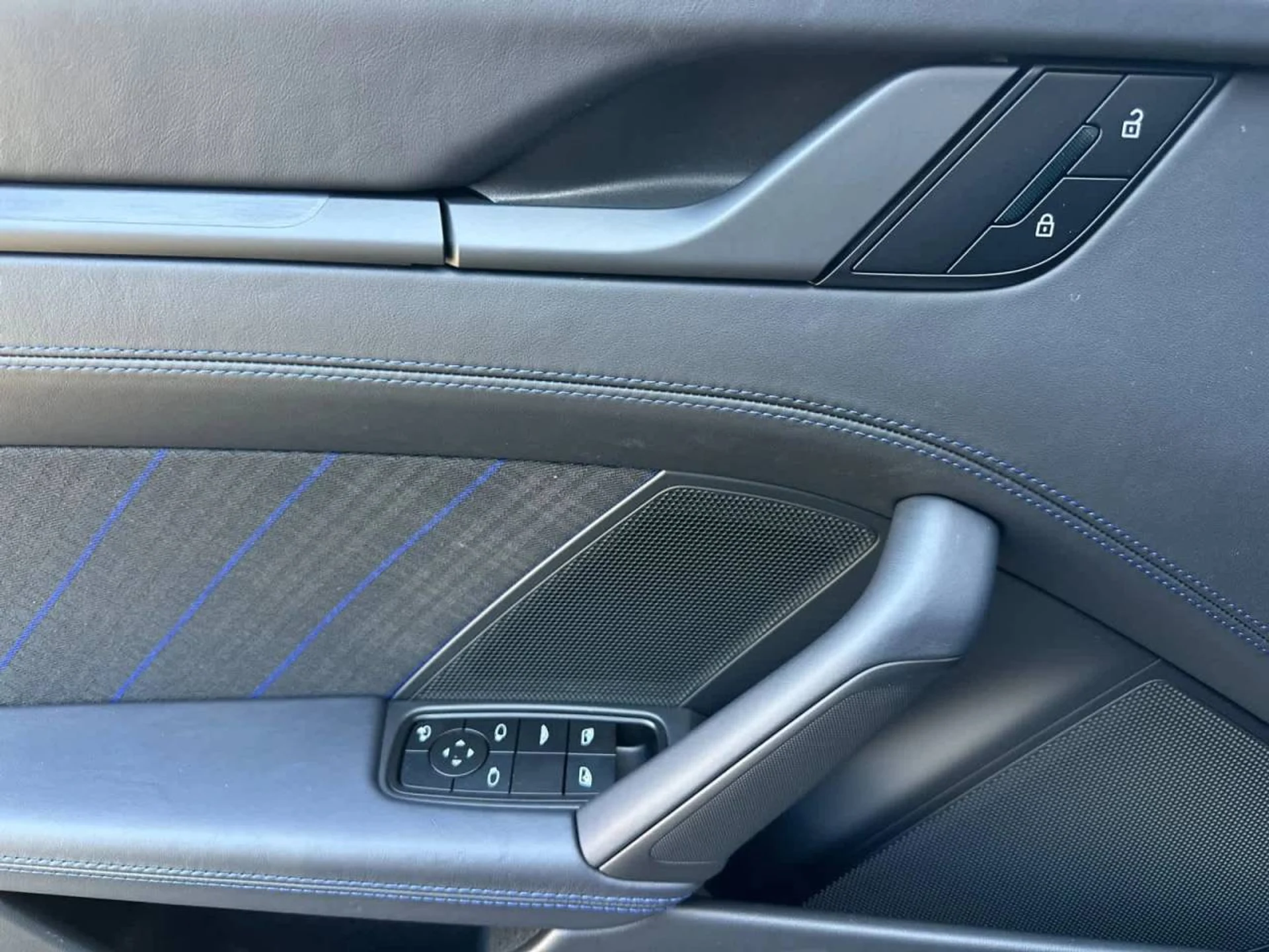 mph011_1970237357_12_5d5b1610e7