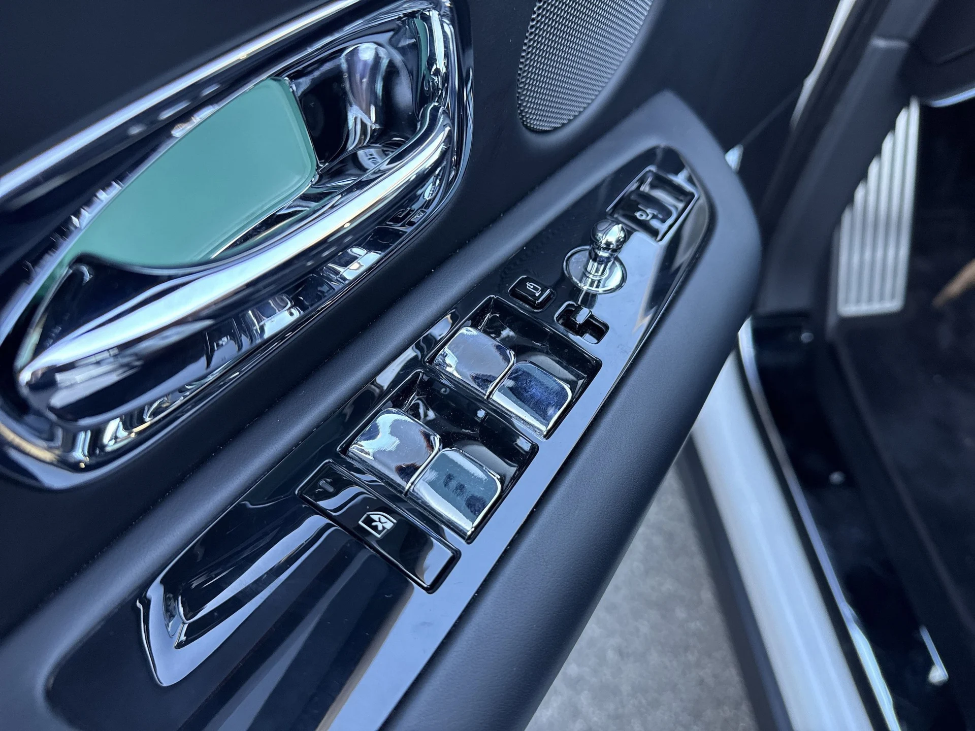 mph011_1972832441_7ace22a956e9bb990f6e8a18148c36c2x_e527764bf7