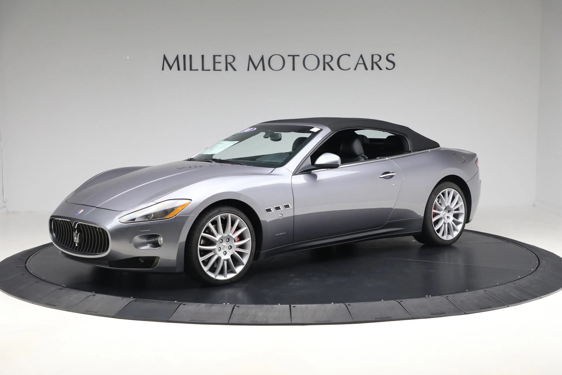 mph011_1979545282_Used_2010_Maserati_Gran_Turismo_1368a78669