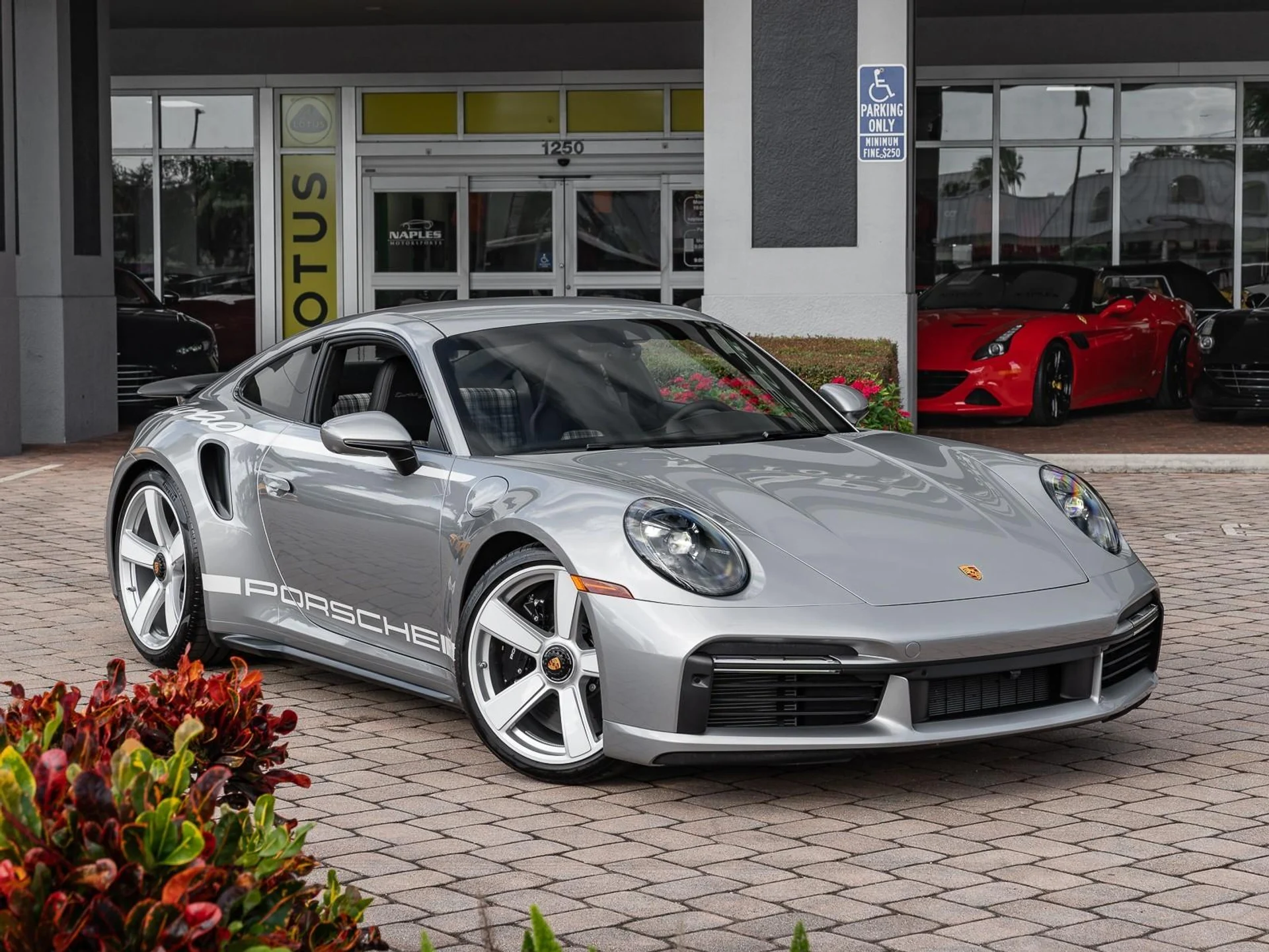 mph011_1979804200_Used_2025_Porsche_911_Turbo_1762268498_5adca30e61