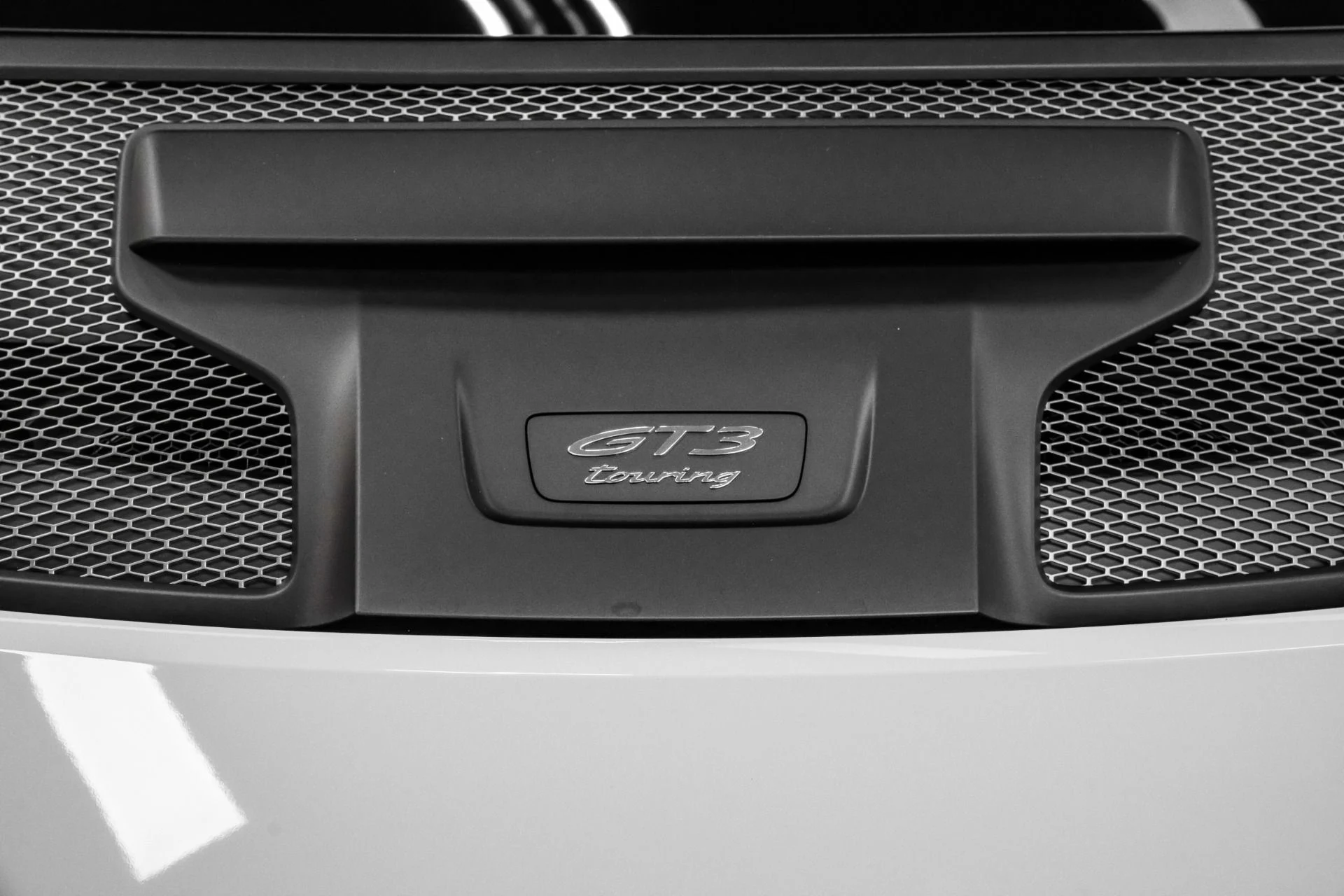 mph011_1983579169_Used_2024_Porsche_911_GT_3_Touring_1761939000_885c76a57e