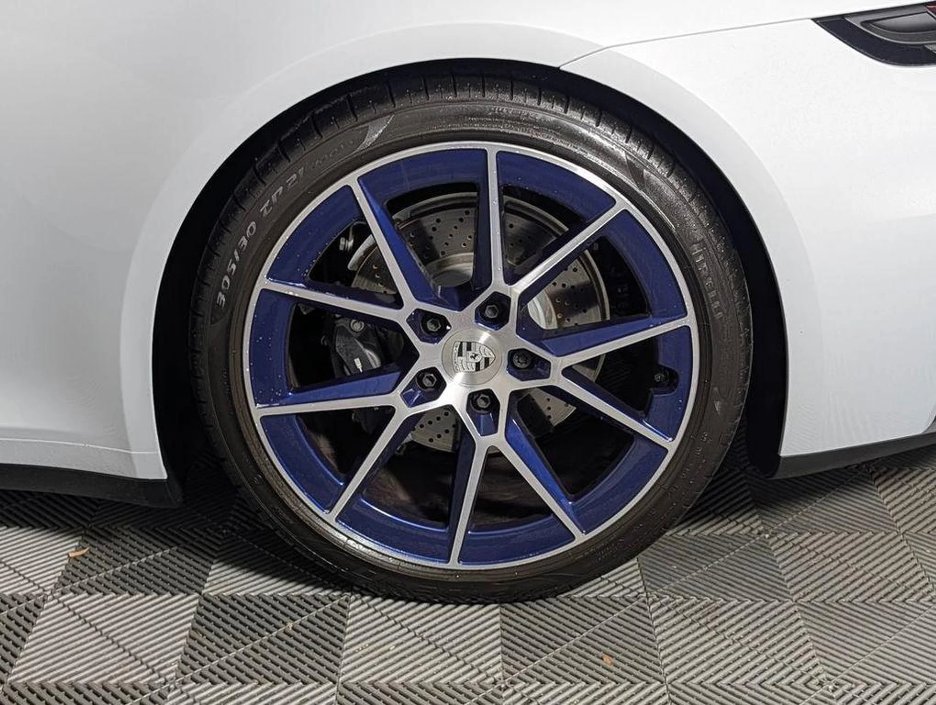 mph011_1995850091_O_Hqp_B_Cw_Bma1_B_Bcn_Ucy_N_Qv_F7_Xcg_c09a2bd4ae