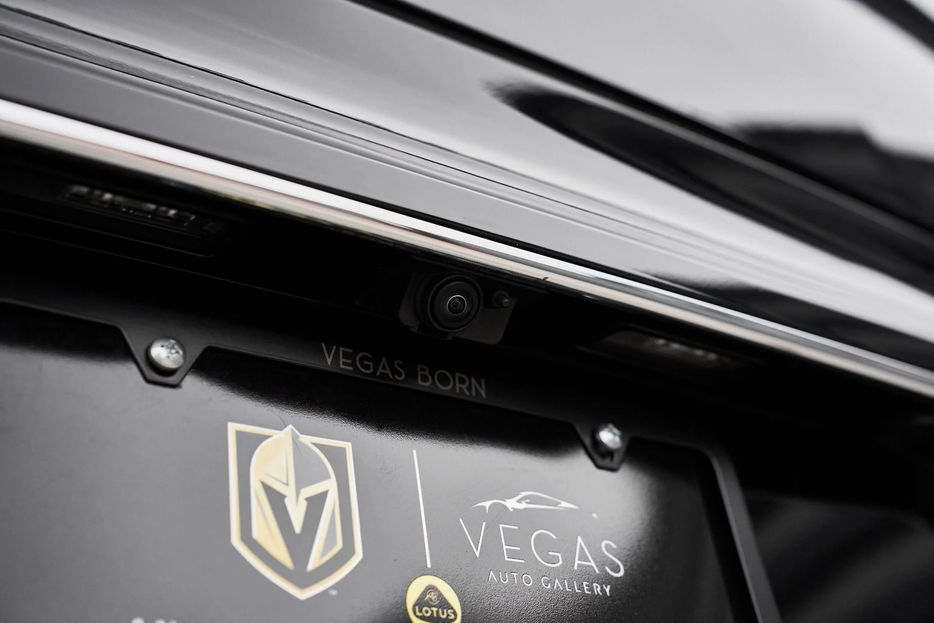 mph011_1998041925_Used_2022_Bentley_Flying_Spur_V8_1763502778_cc614c612e