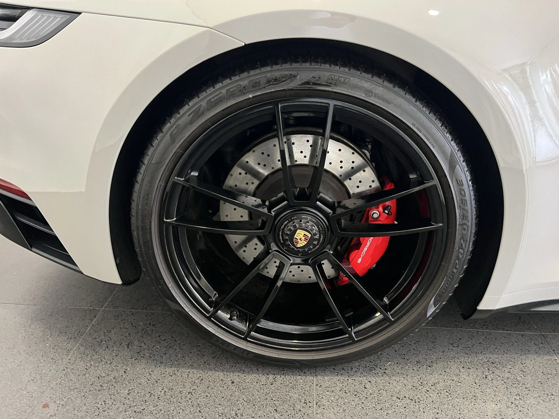 mph011_2000614904_89b281bd7367f20df081d4ee9b1d3600x_c69247c70c