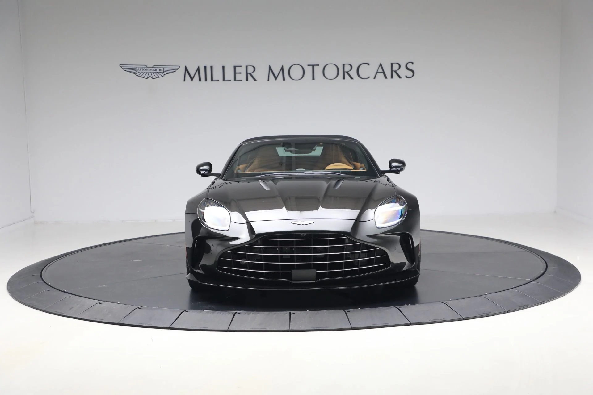 mph011_2002680428_New_2026_Aston_Martin_Vantage_Roadster_1767214554_7363a68651