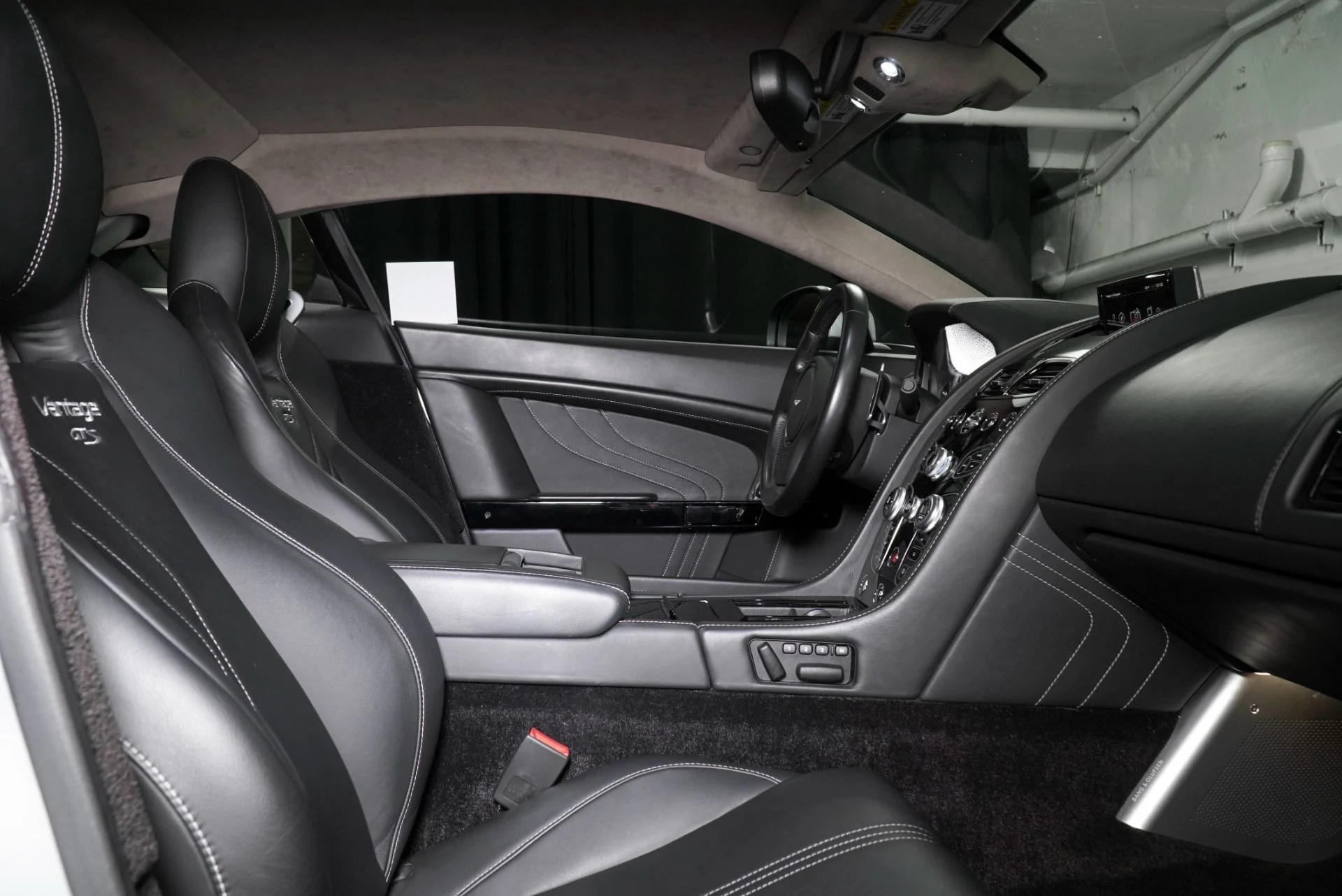 mph011_2005339460_Used_2016_Aston_Martin_V8_Vantage_S_1775836996_c0e69d3492