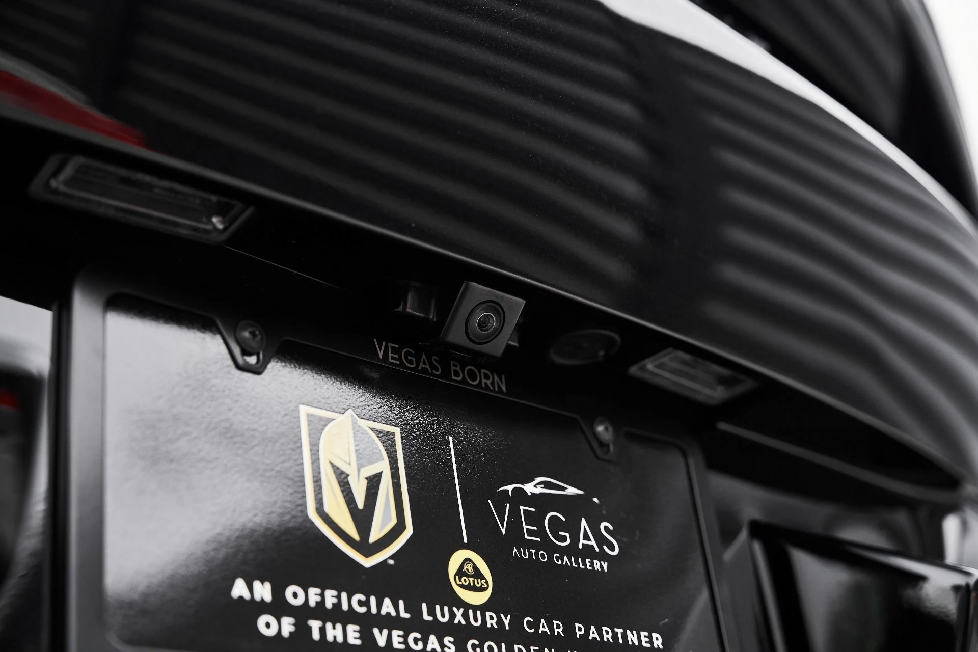 mph011_2007503567_Used_2023_Aston_Martin_Vantage_1775333296_b4dd6e50c3