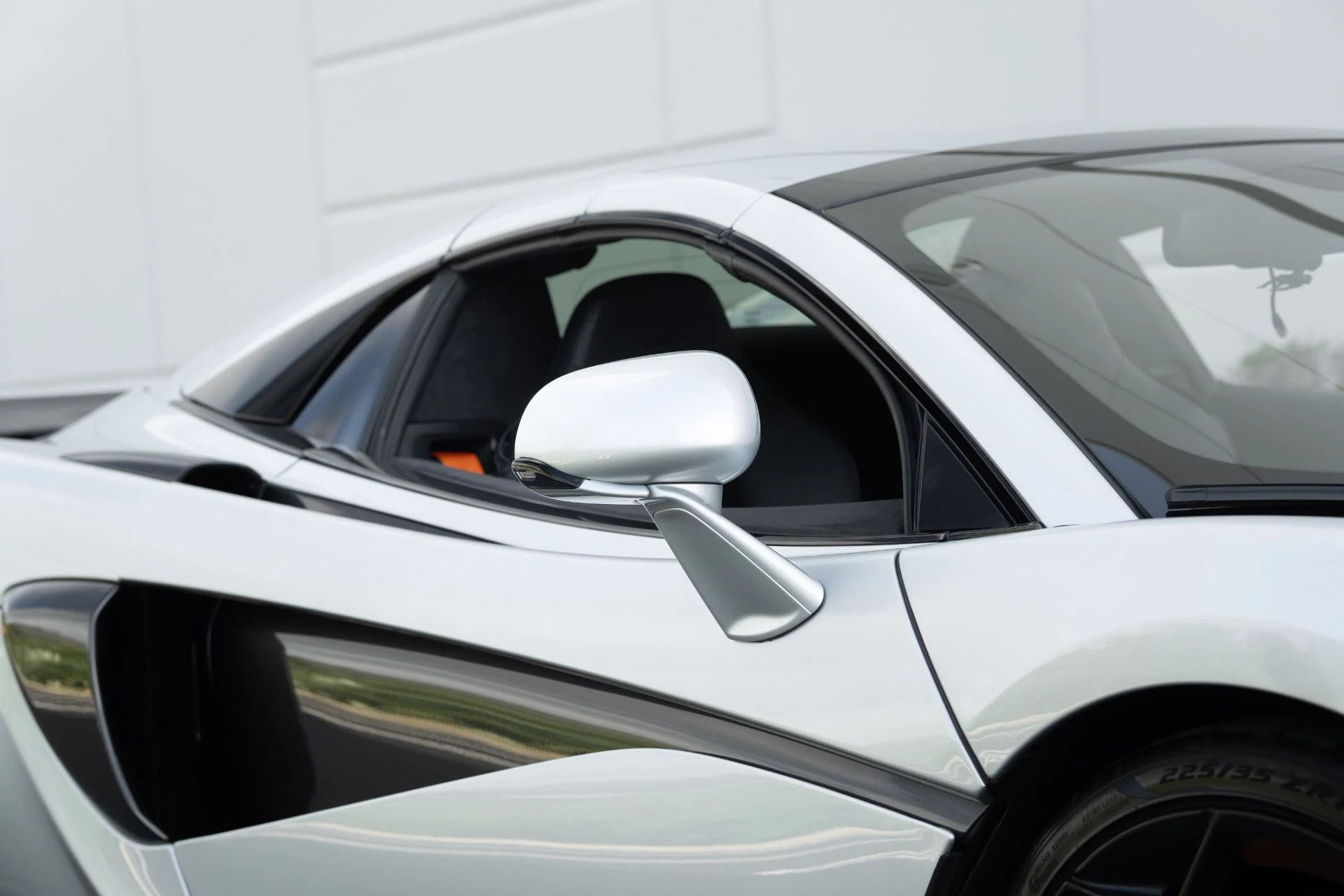 mph011_2012255013_Used_2020_Mc_Laren_600_LT_Spider_1759250261_01b9a2660a