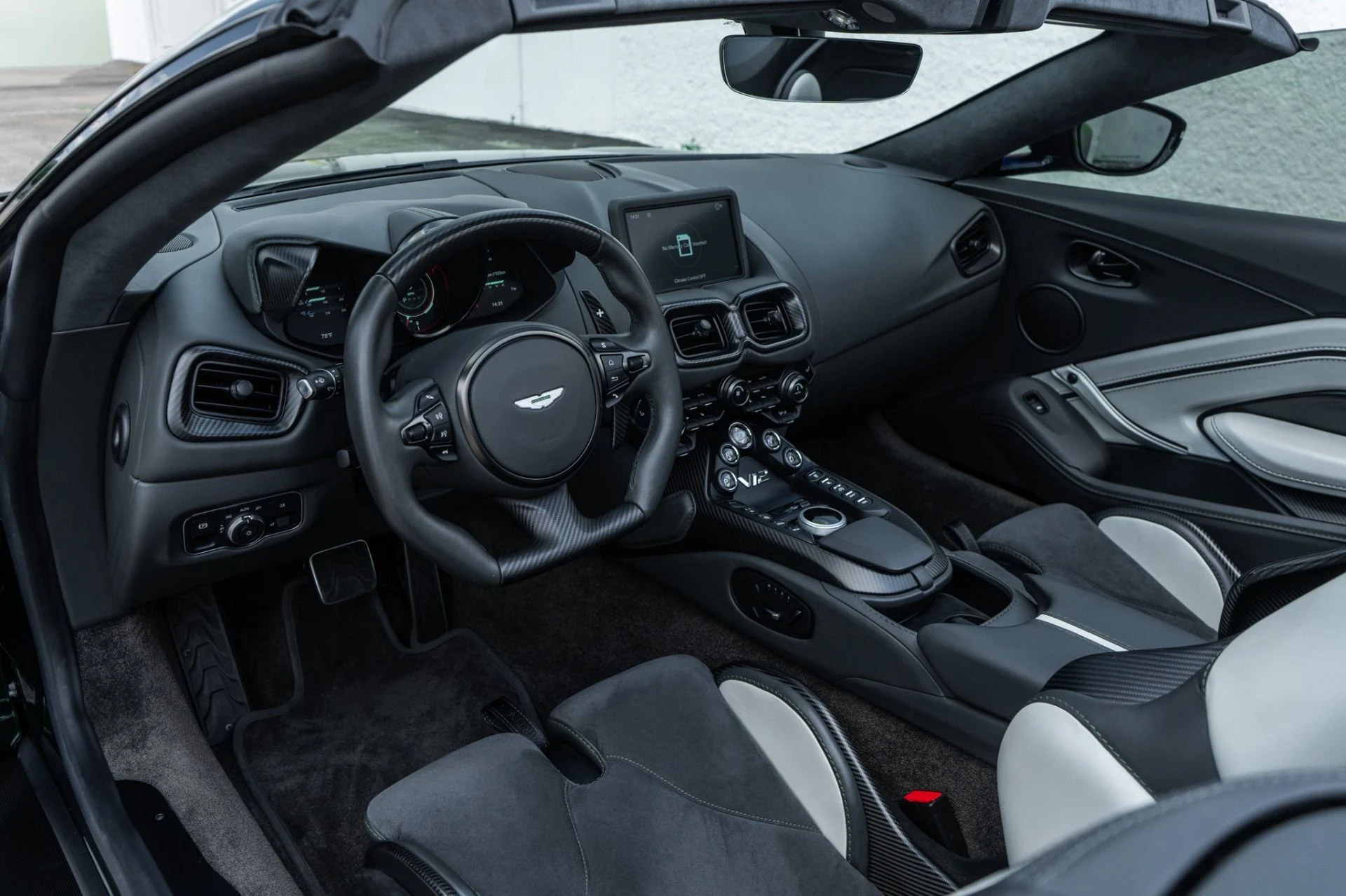 mph011_2015858959_Used_2023_Aston_Martin_Vantage_V12_1778619446_0f80aa99f8