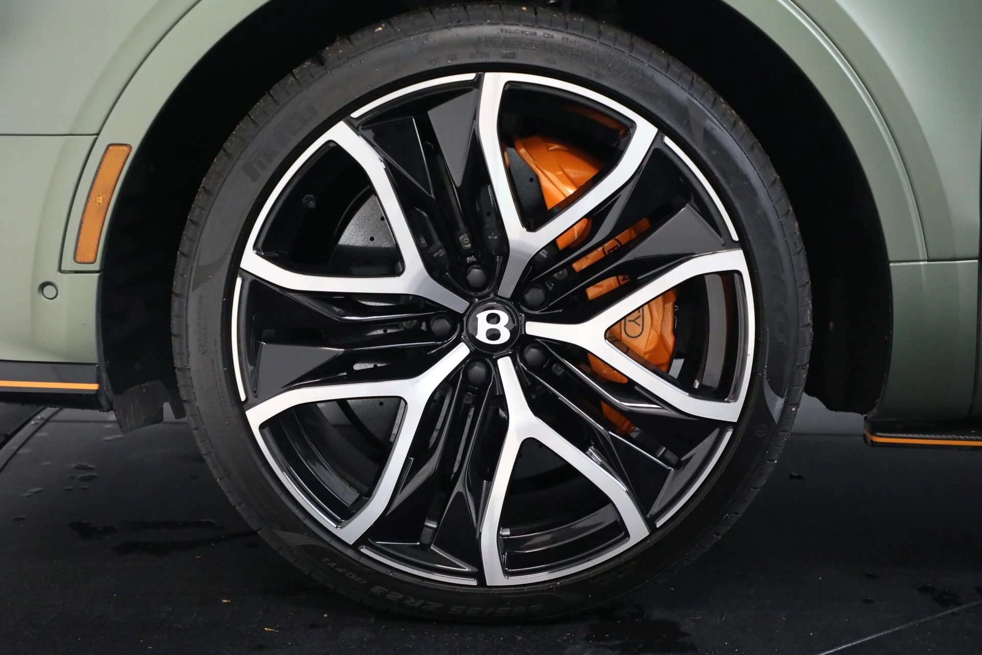 mph011_2020377743_New_2027_BENTLEY_BENTAYGA_SPEED_1761837159_db83707ba0
