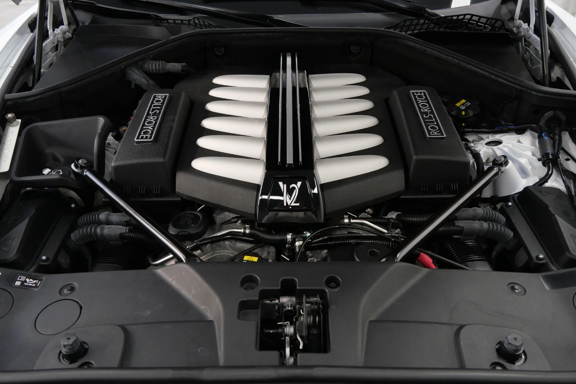 mph011_2028288842_Used_2016_Rolls_Royce_Wraith_The_Wraith_Package_Canadel_Paneling_Driver_Assistance_3_1764606909_c4a8c2d26c