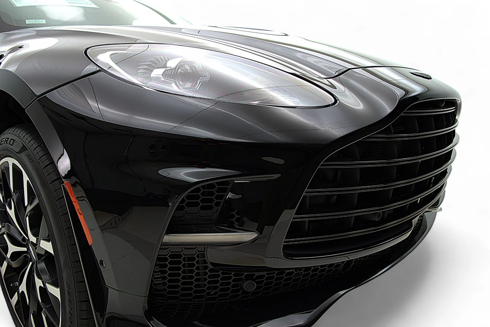 mph011_2032555048_Used_2023_Aston_Martin_DBX_707_79318e4c94