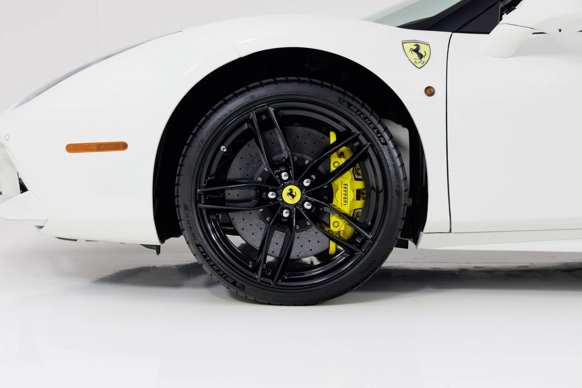 mph011_2033481104_Used_2018_Ferrari_488_Spider_1768934430_92e6f28710