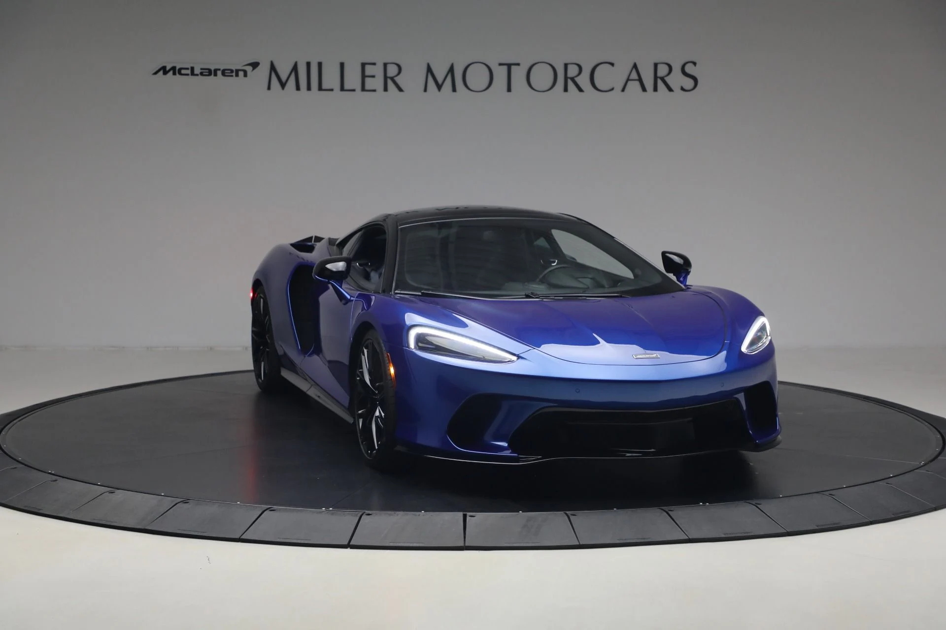 mph011_2034671874_Used_2023_Mc_Laren_GT_Luxe_21baaafe4f