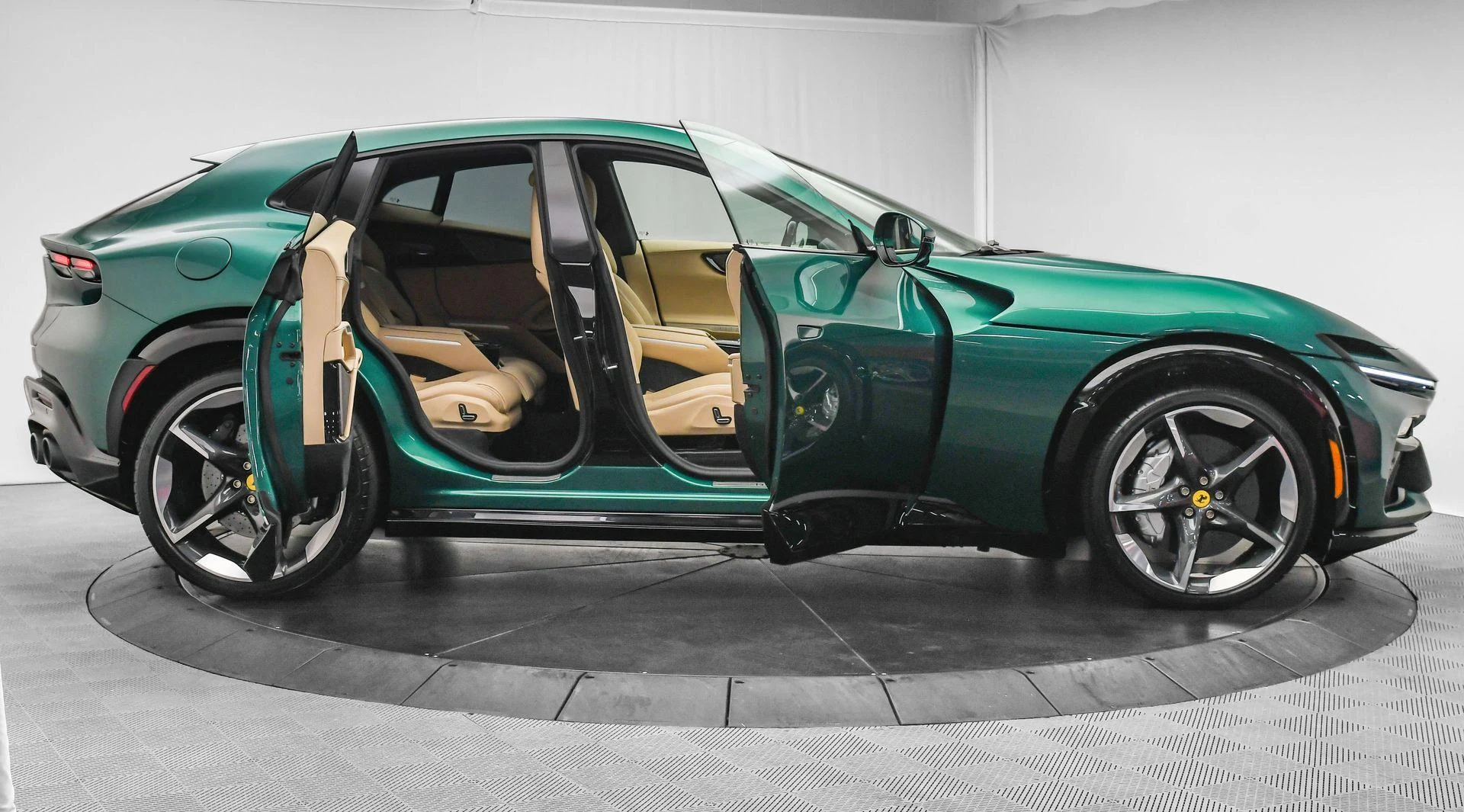 mph011_2034704595_Used_2025_Ferrari_Purosangue_Verde_Pino_1757451411_8d95d57fba