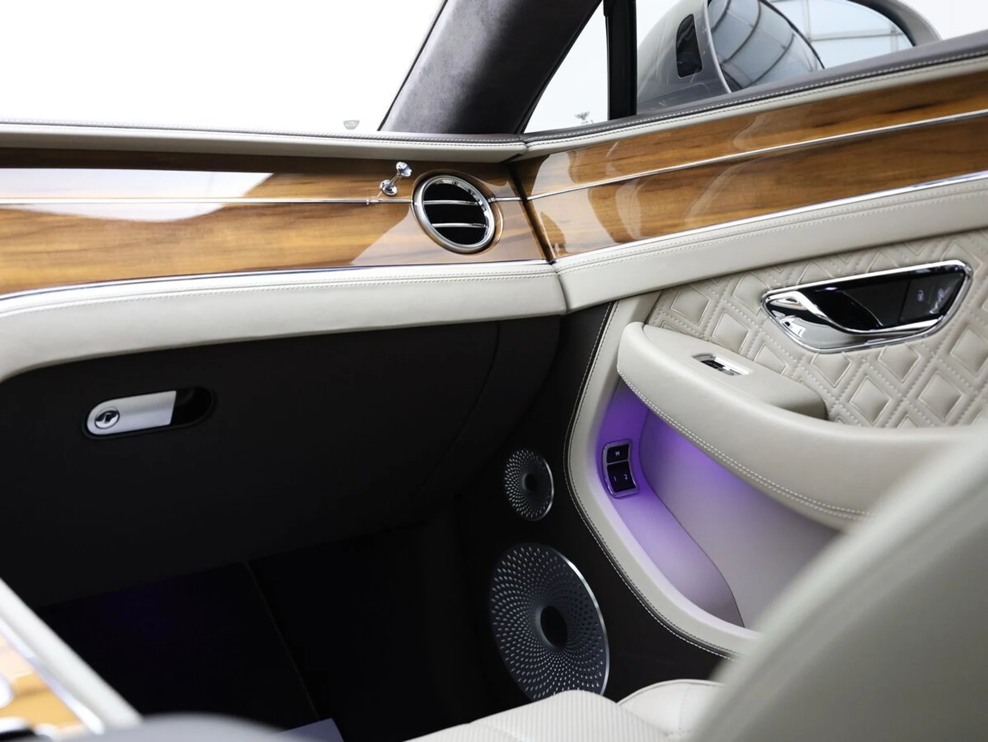 mph011_2040542141_sm5sybygs63j6e0o4fzx9b6cab8a_5a8e3a09ad