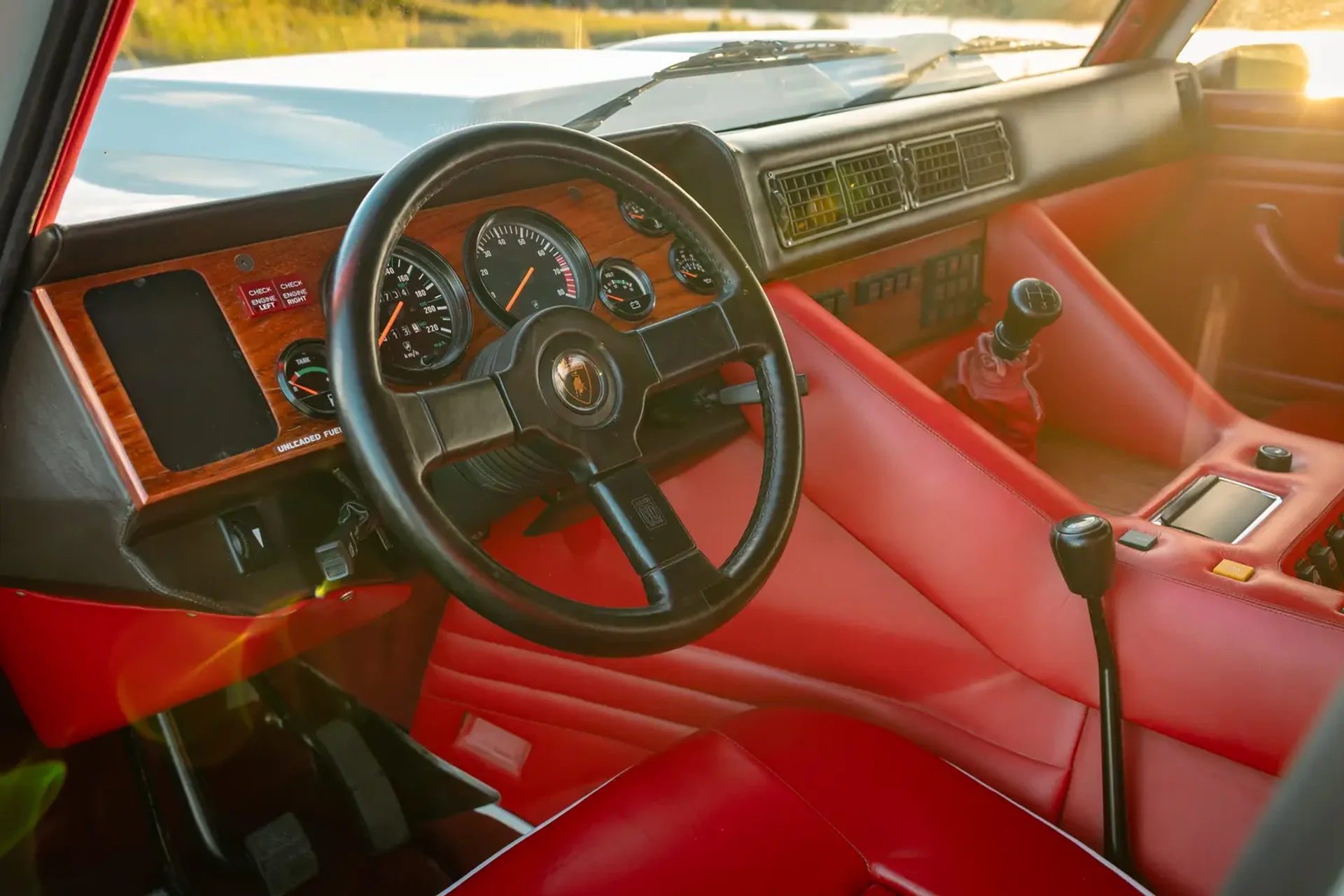 mph011_2040890416_695d8a9e07411b7ba4eb4d5f_gallery_image_11_1767738010929_a48f02d0ea