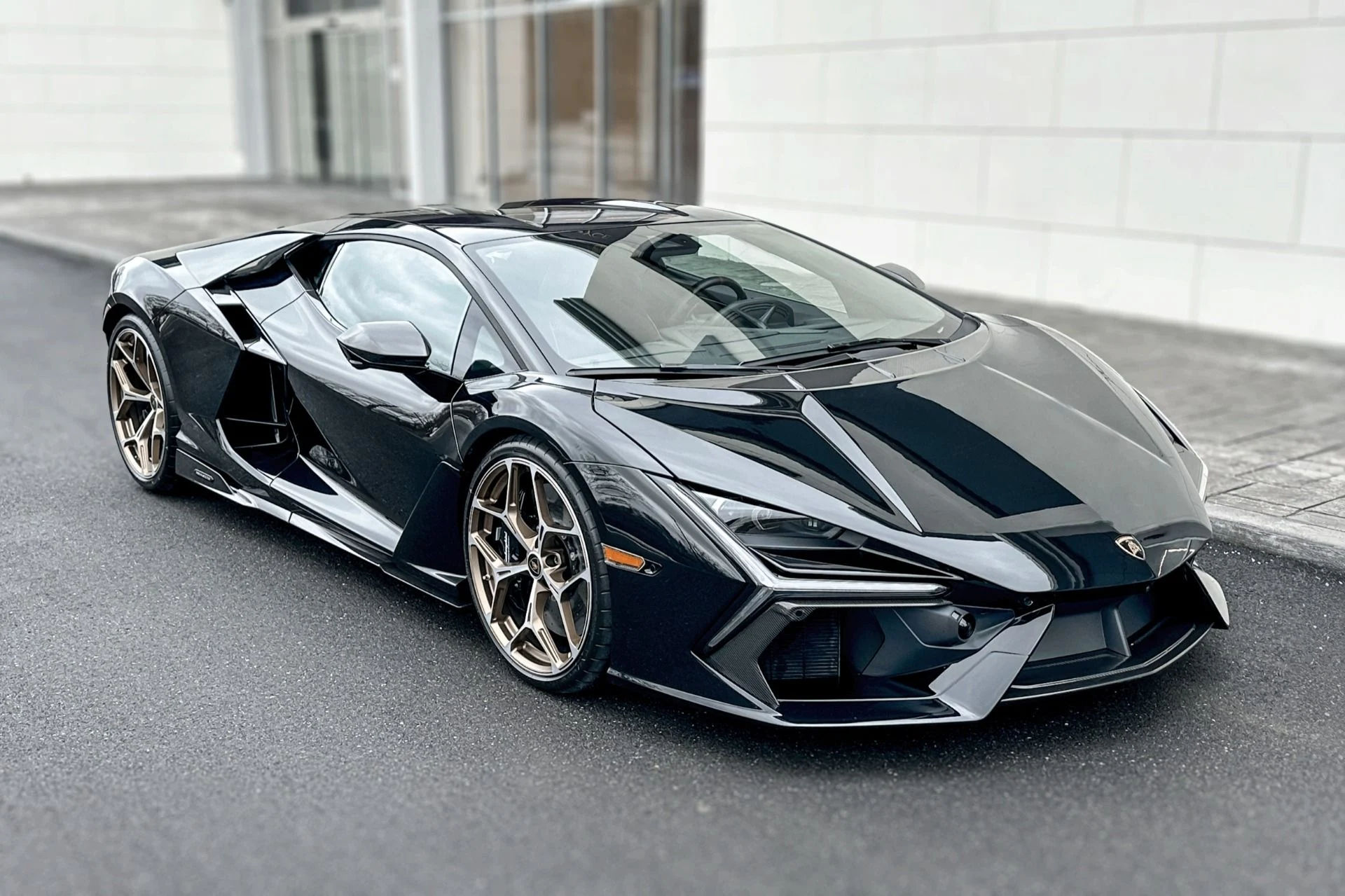 mph011_2043094833_New_2026_Lamborghini_Revuelto_1768579377_a2fc061665