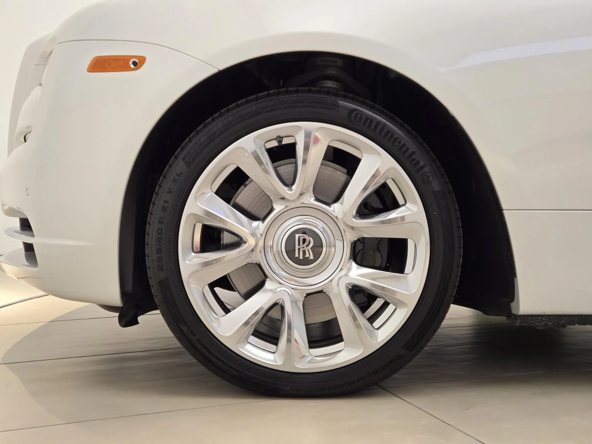 mph011_2044354476_Used_2017_Rolls_Royce_Dawn_1765004108_67196bea32