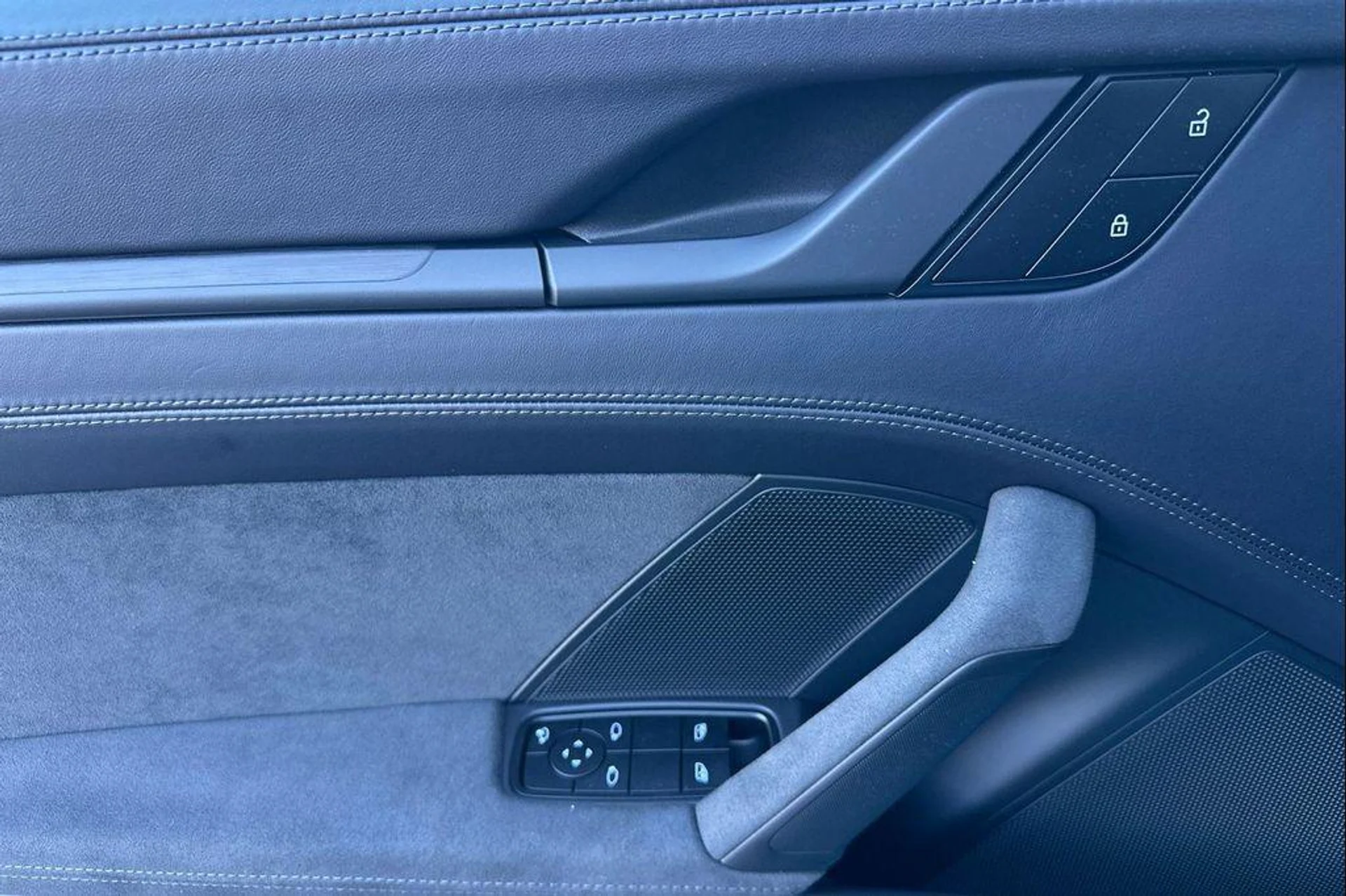 mph011_2046902005_e_M69l_Rg_Fbhg_NMZ_0_Ee8in_O7q_BJU_142d2a9365