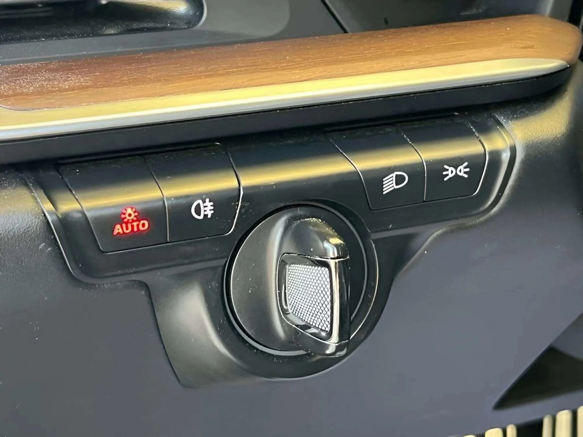 mph011_2049024224_zn4tpfixdoqdn1yzxebyzxhjba8b_deb9619128