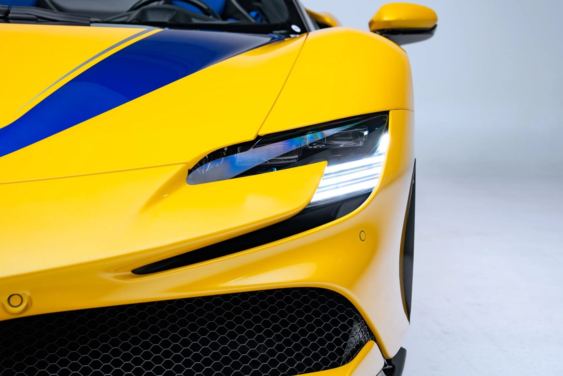 mph011_2049227889_Used_2023_Ferrari_SF_90_Spider_1773351376_ce6f5e86e9