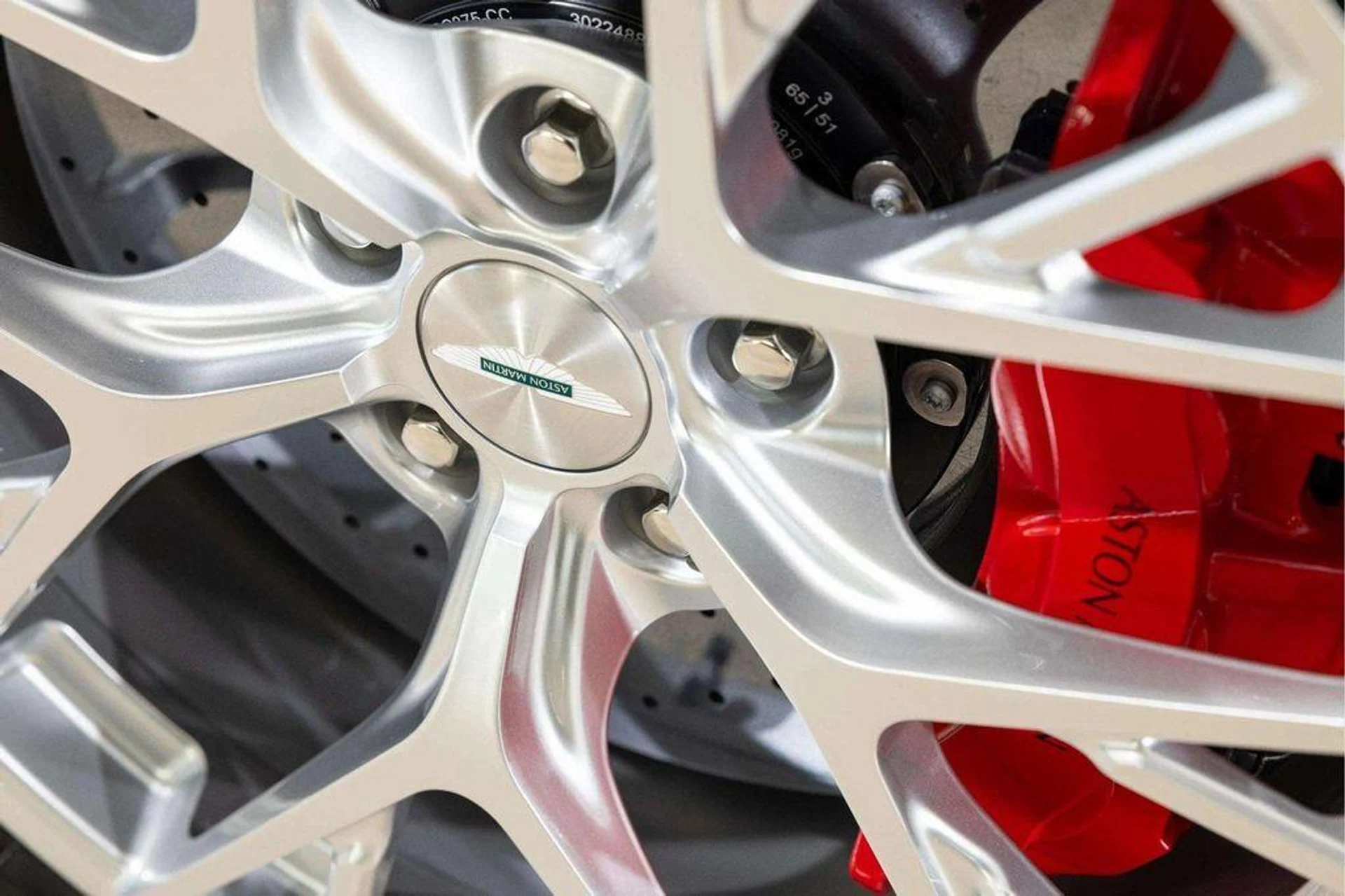 mph011_2056265072_YT_2_Gx0sv0mzp_J1zz_Z_Jw1tz_QN_Ub_Q_eed7e9120b