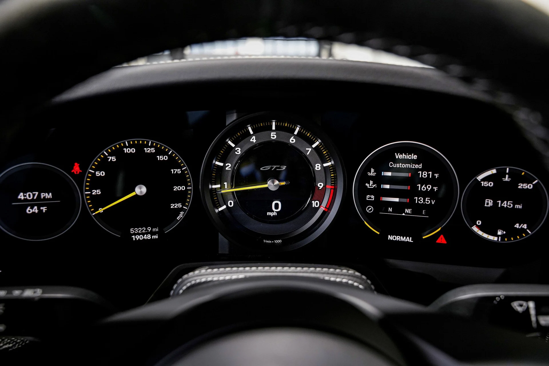 mph011_205662757_fe713f4a52b63e5839cfe4fadd9ffdb8x_962f36b133