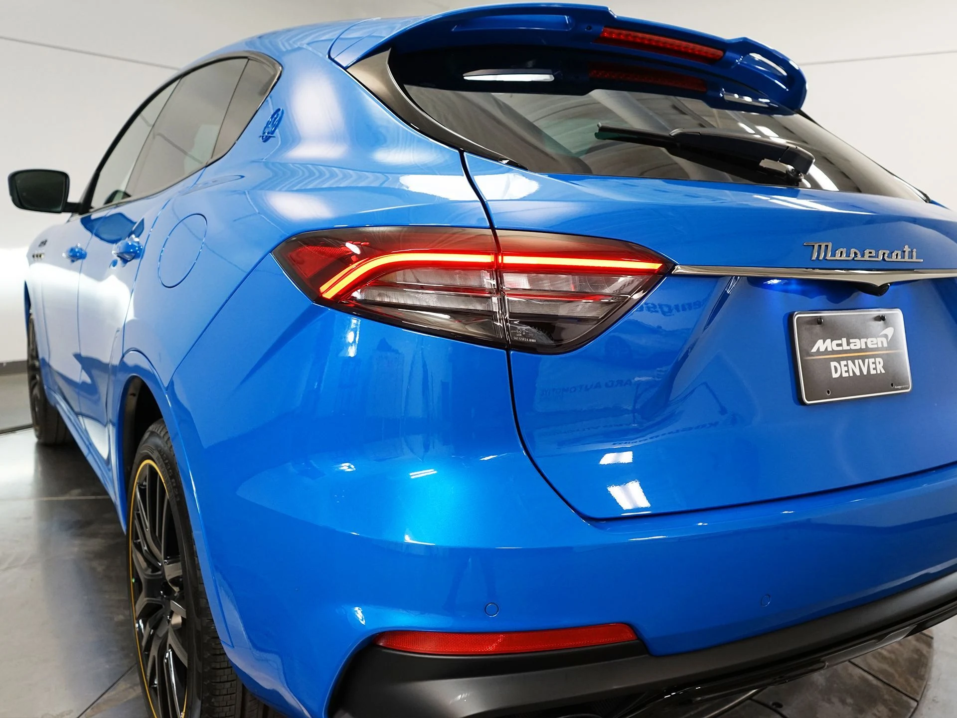 mph011_2064150649_66ae742bf12452a5e2b932d30717faa7x_238df7ae06