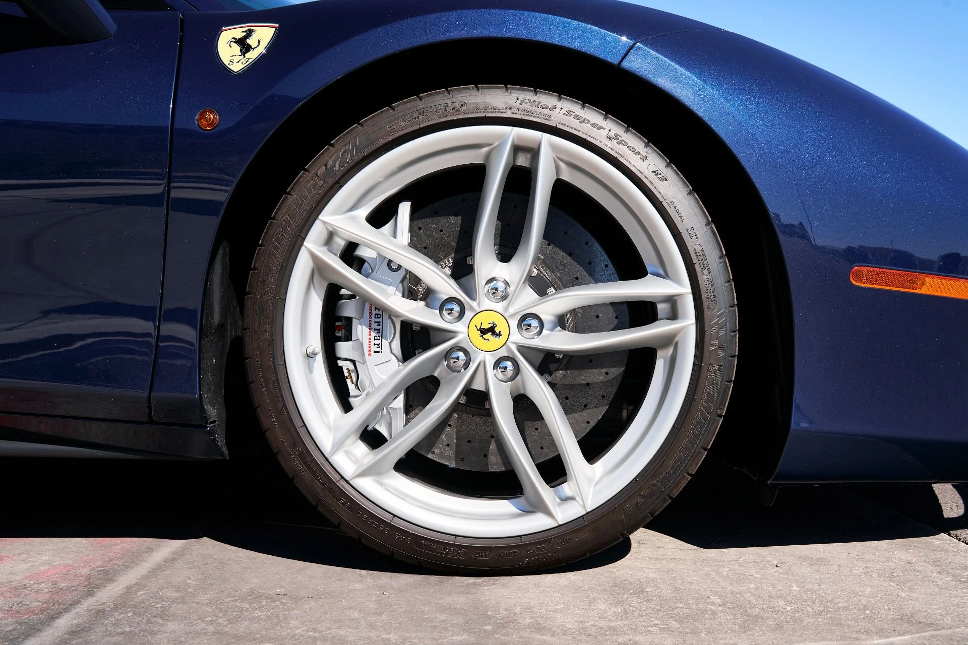mph011_2064895042_Used_2018_Ferrari_488_GTB_Base_1759871550_89911c0db6