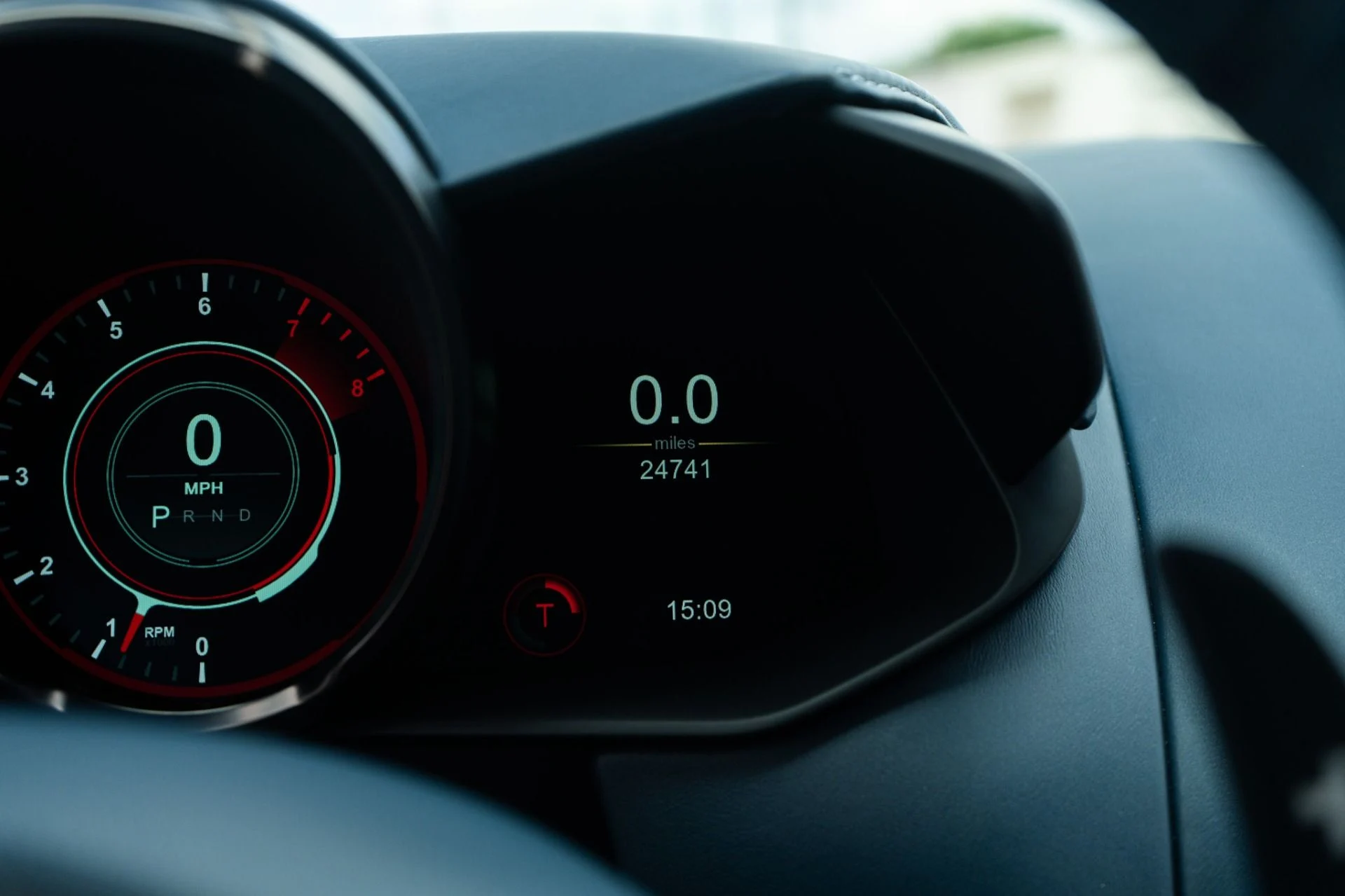 mph011_2070635404_Used_2019_Aston_Martin_Vantage_1777043829_4f15992091