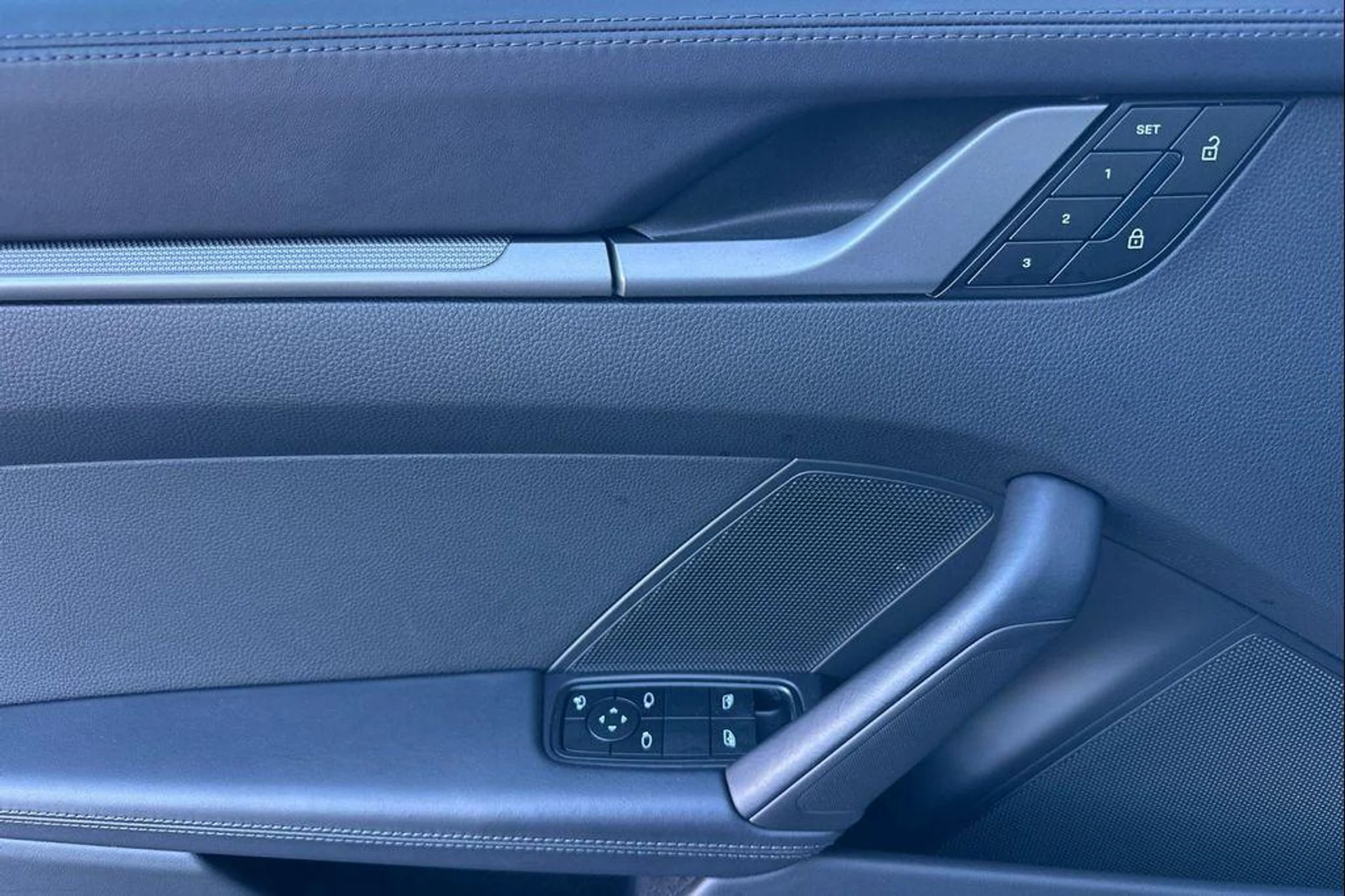 mph011_2077760556_y_M_Hwu_QS_Et_I4e_Ioaa_Gf5o_V9_Kpe8_eeae676213