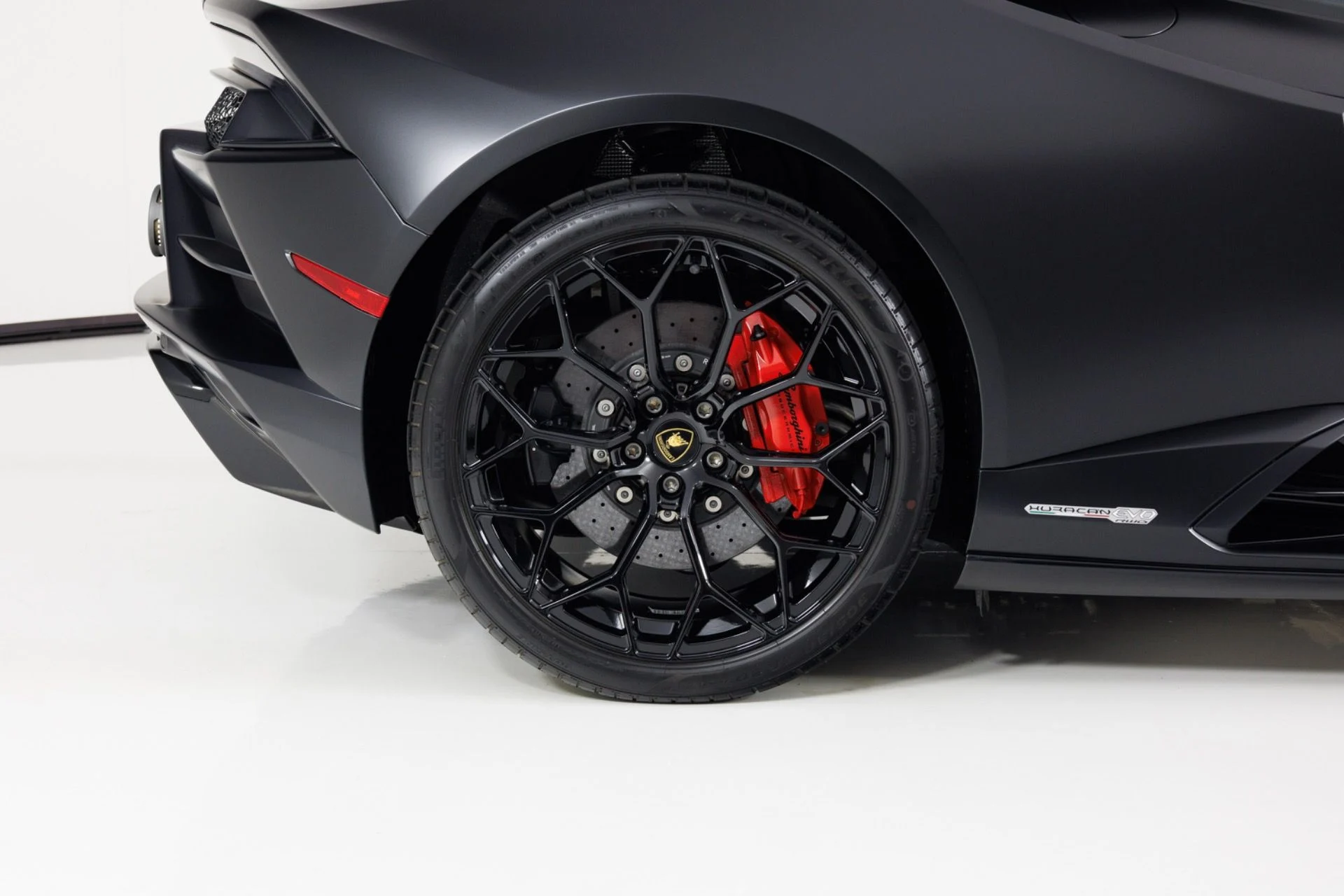 mph011_2080647917_Used_2023_Lamborghini_Huracan_EVO_1790005616_676f40bfe6