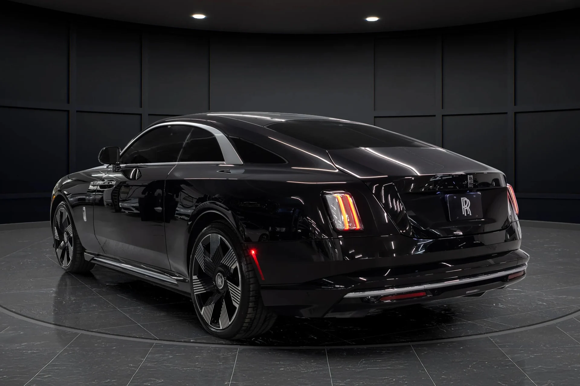 mph011_208880390_ad77a19f_b9a1_45da_9852_e3b18d54ce50_202420_Rolls_Royce20_Spectre2028_SCATK_2_C04_RU_22313629_10_967169b250