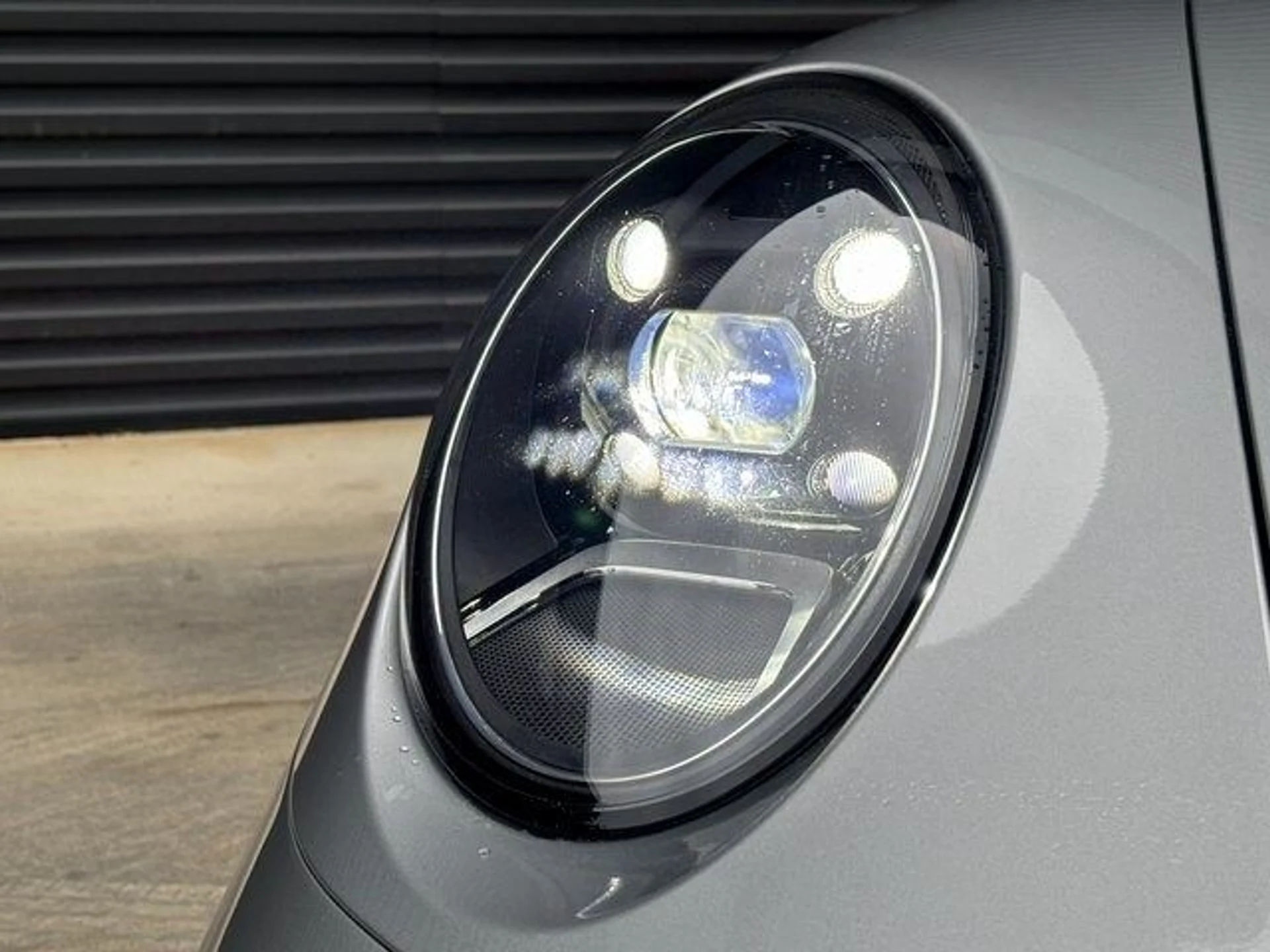 mph011_2092469631_05a4eb7d0612a93c51cb9f1e89e835c8x_34318d4a4c