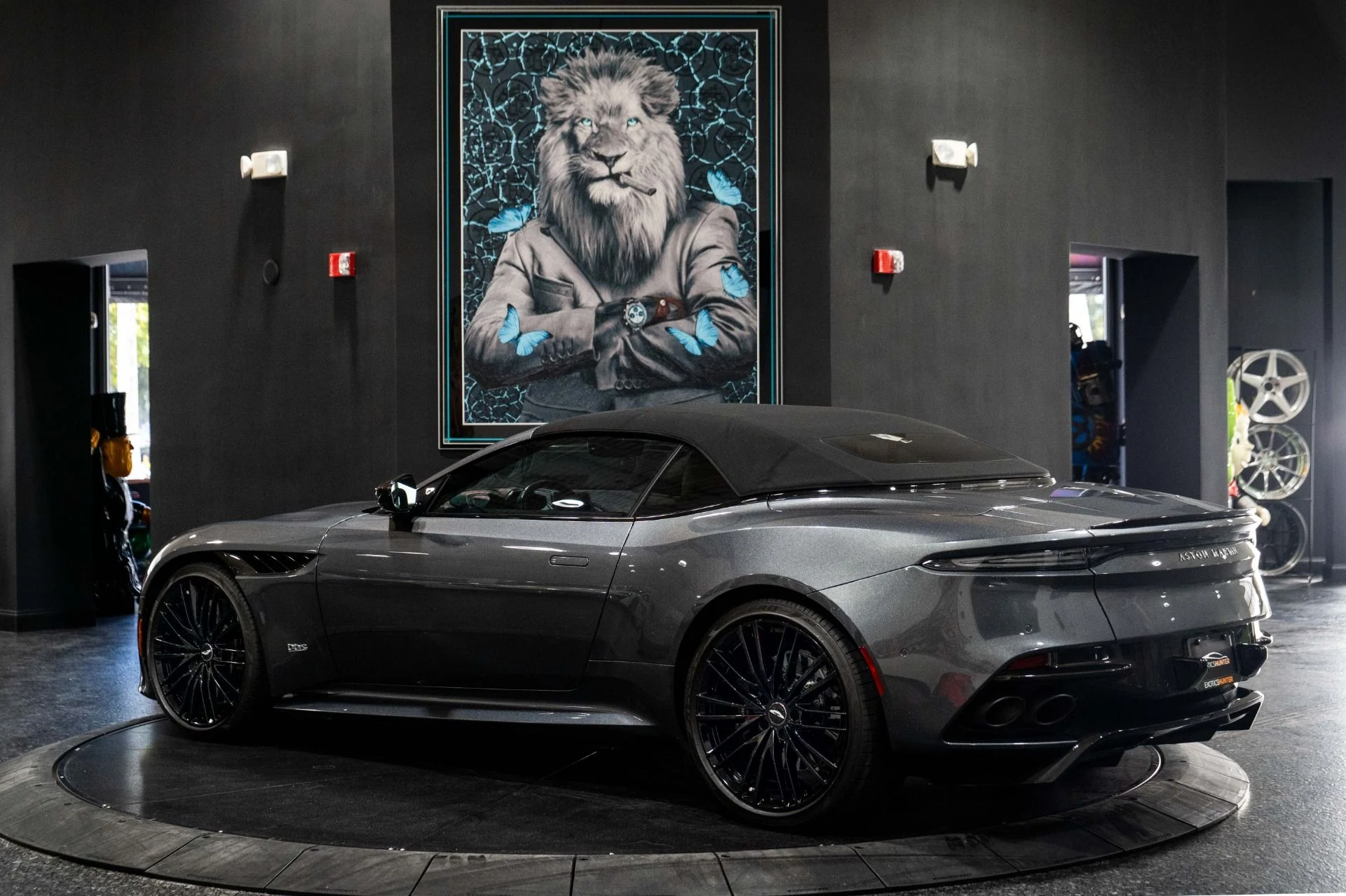 mph011_2097704919_Used_2020_Aston_Martin_DBS_Superleggera_1767994739_f589ea8e38