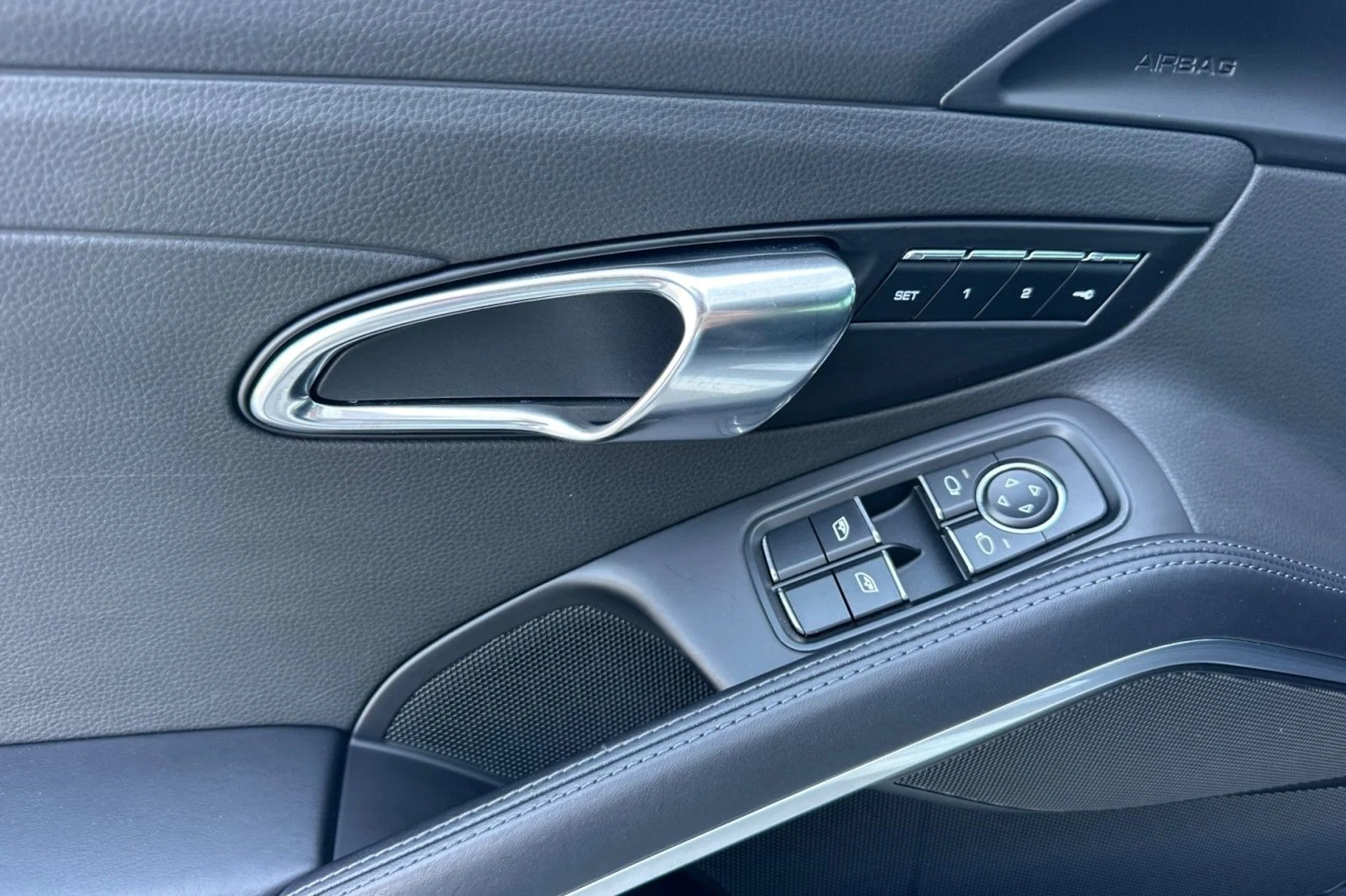 mph011_2113789461_5ee47999415ef44f0be0df90dcde4bbd_594d9b0bc4