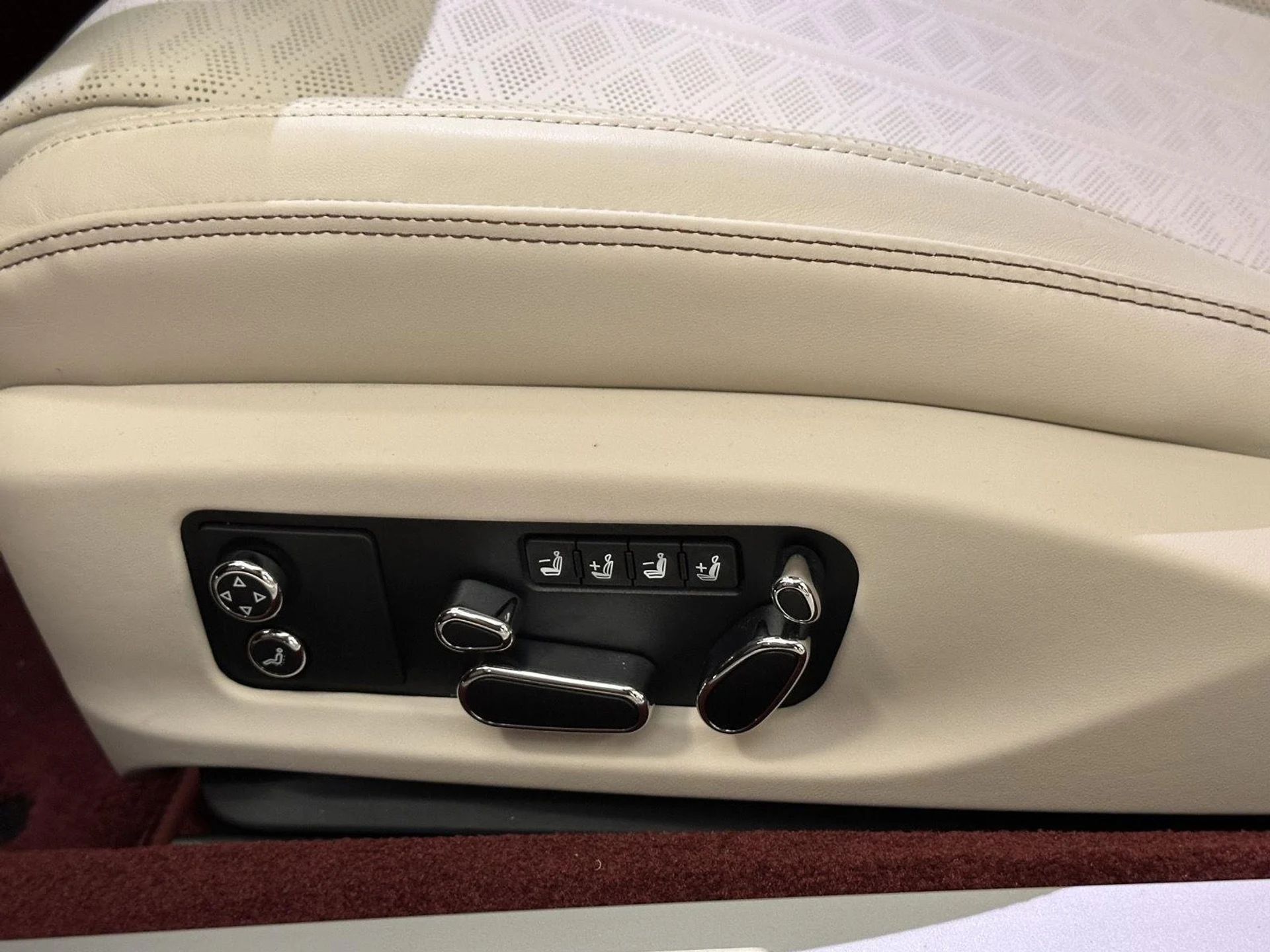 mph011_211653365_b3e8afaf3932745b79bd962cc559ea18_7683b8bc4e