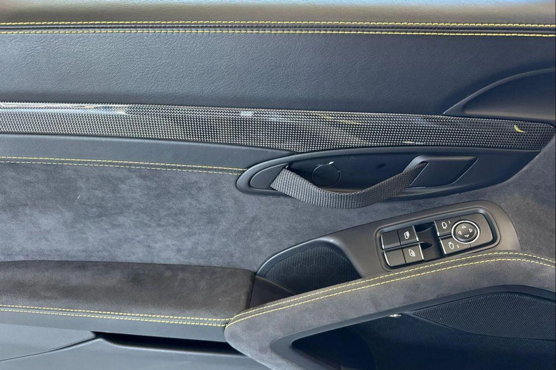 mph011_2121305108_tkywi_H4_Q_Lc930_V_Ptq_HX_Oa_Fmdlak_99fb5e06bf