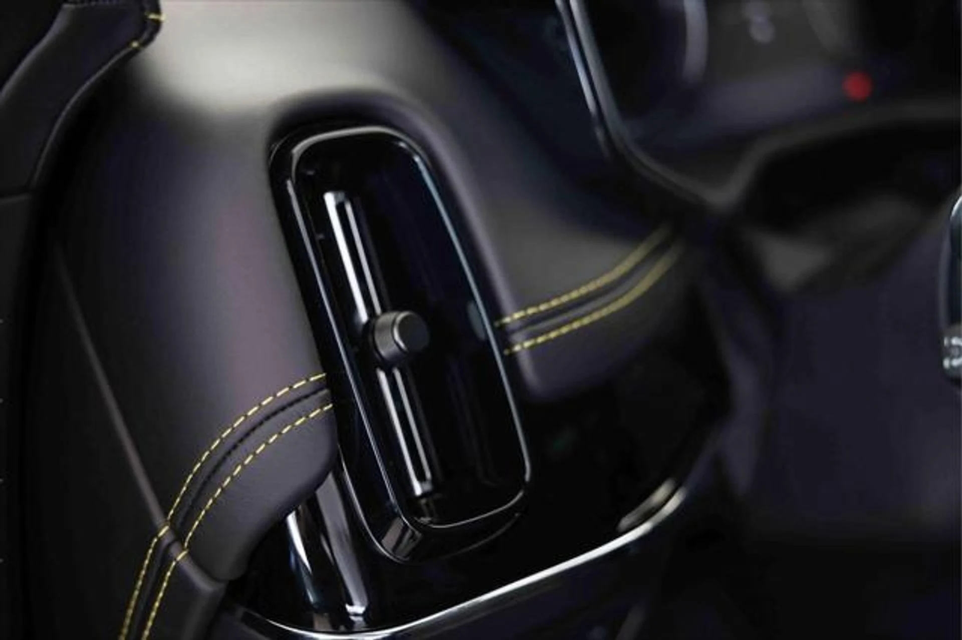 mph011_2122398967_25_A_En_C_Huyp_TDK_4_IP_8_XZLK_8q5r_U_069cda4498