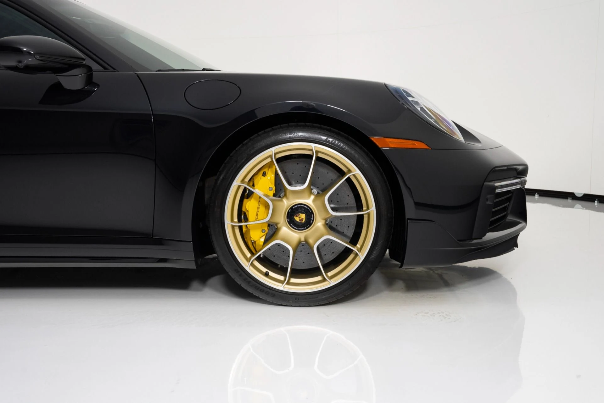 mph011_2130728678_Used_2024_Porsche_911_Turbo_S_1748903859_71680d9ac0