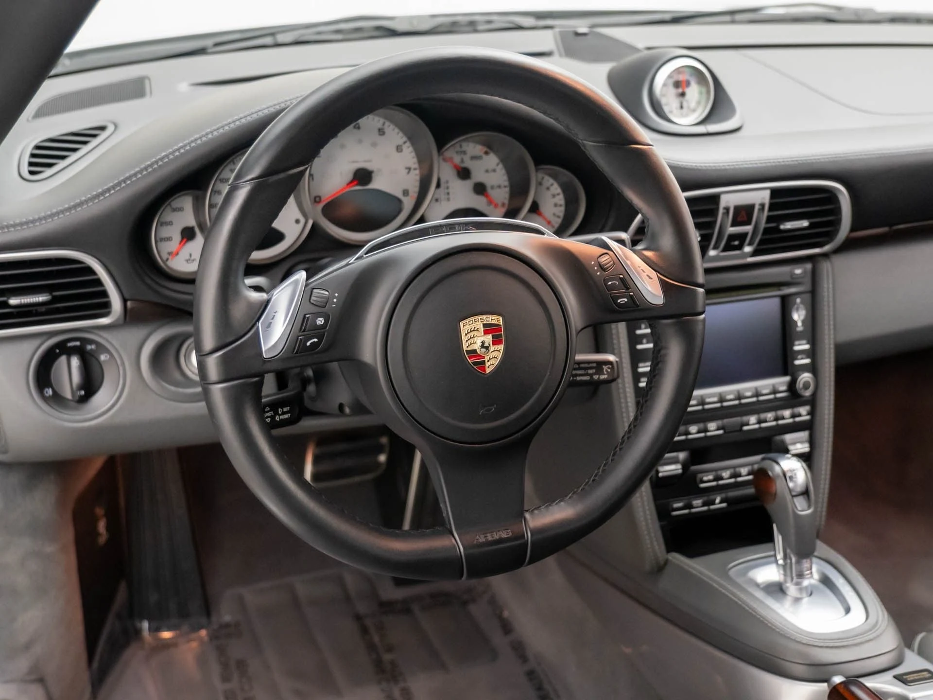 mph011_2138426719_54e4917b6ef673a7ff7e1f8b7dc0d533x_8441000bbf