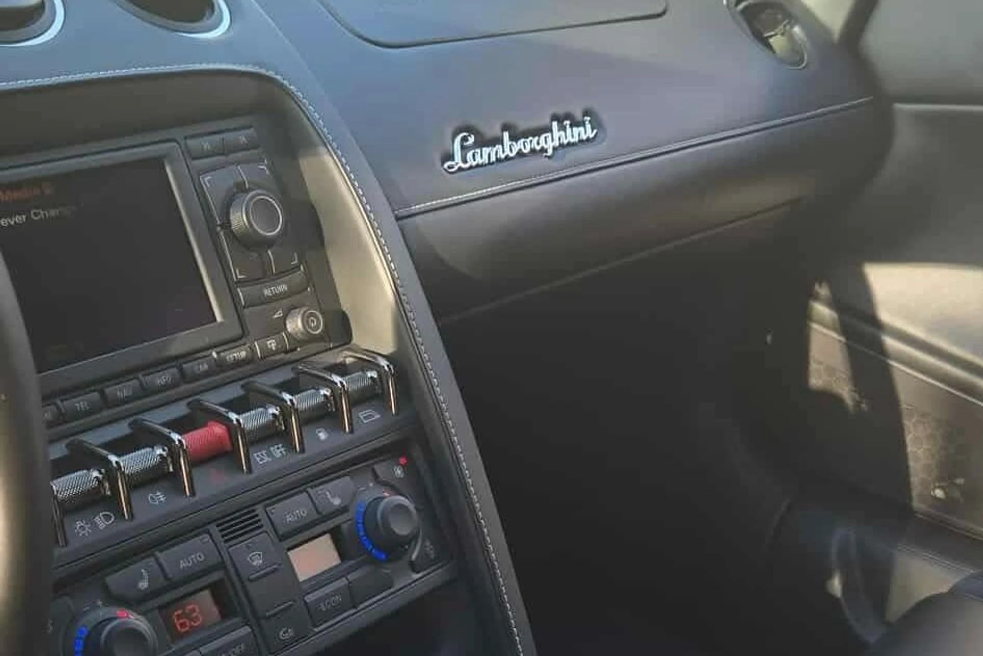 mph011_214255965_Used_2011_Lamborghini_Gallardo_LP_550_2_1763594417_be28f9ff36