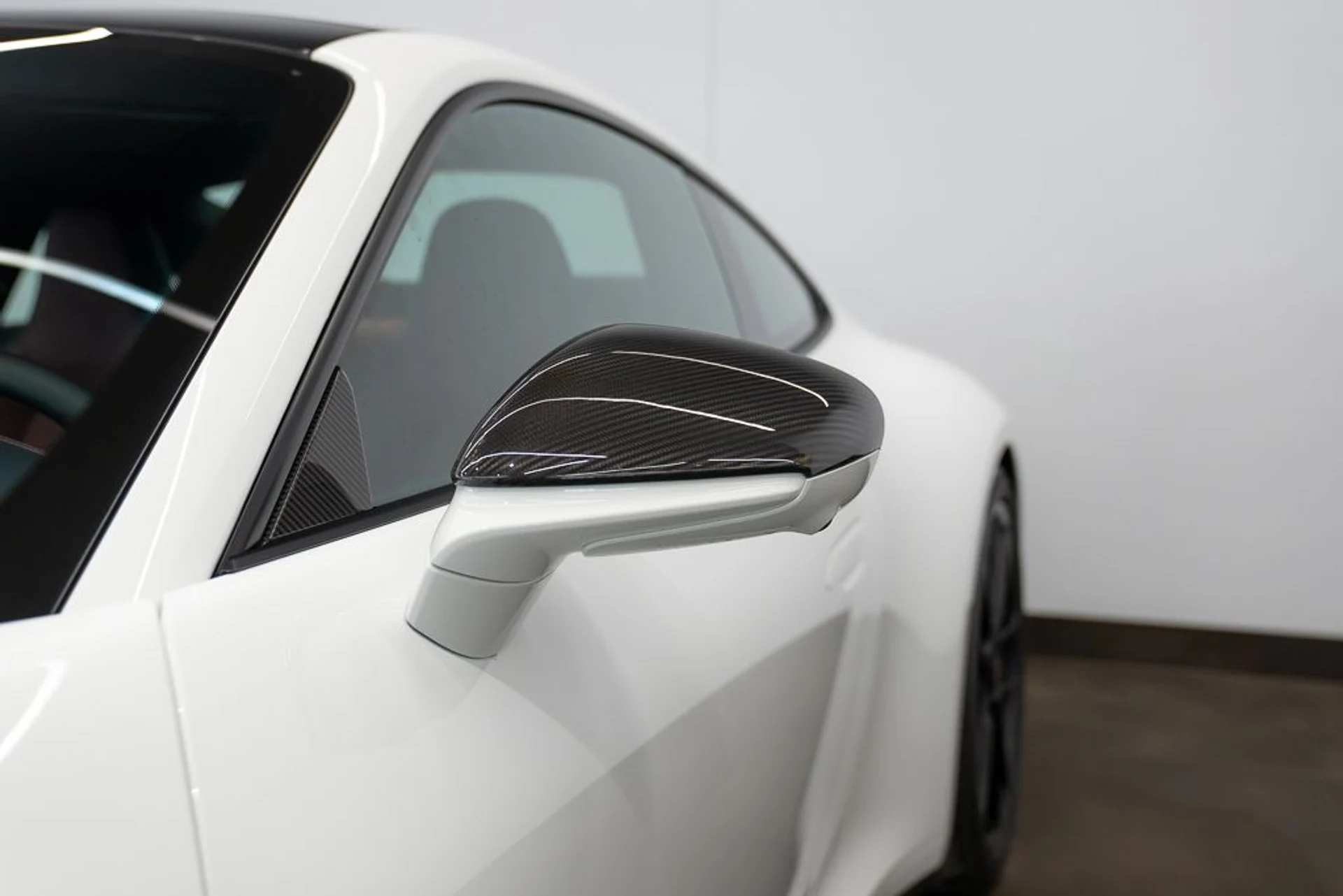 mph011_2142817487_porsche_911_2026_jpg_v_1775165756_6143857893