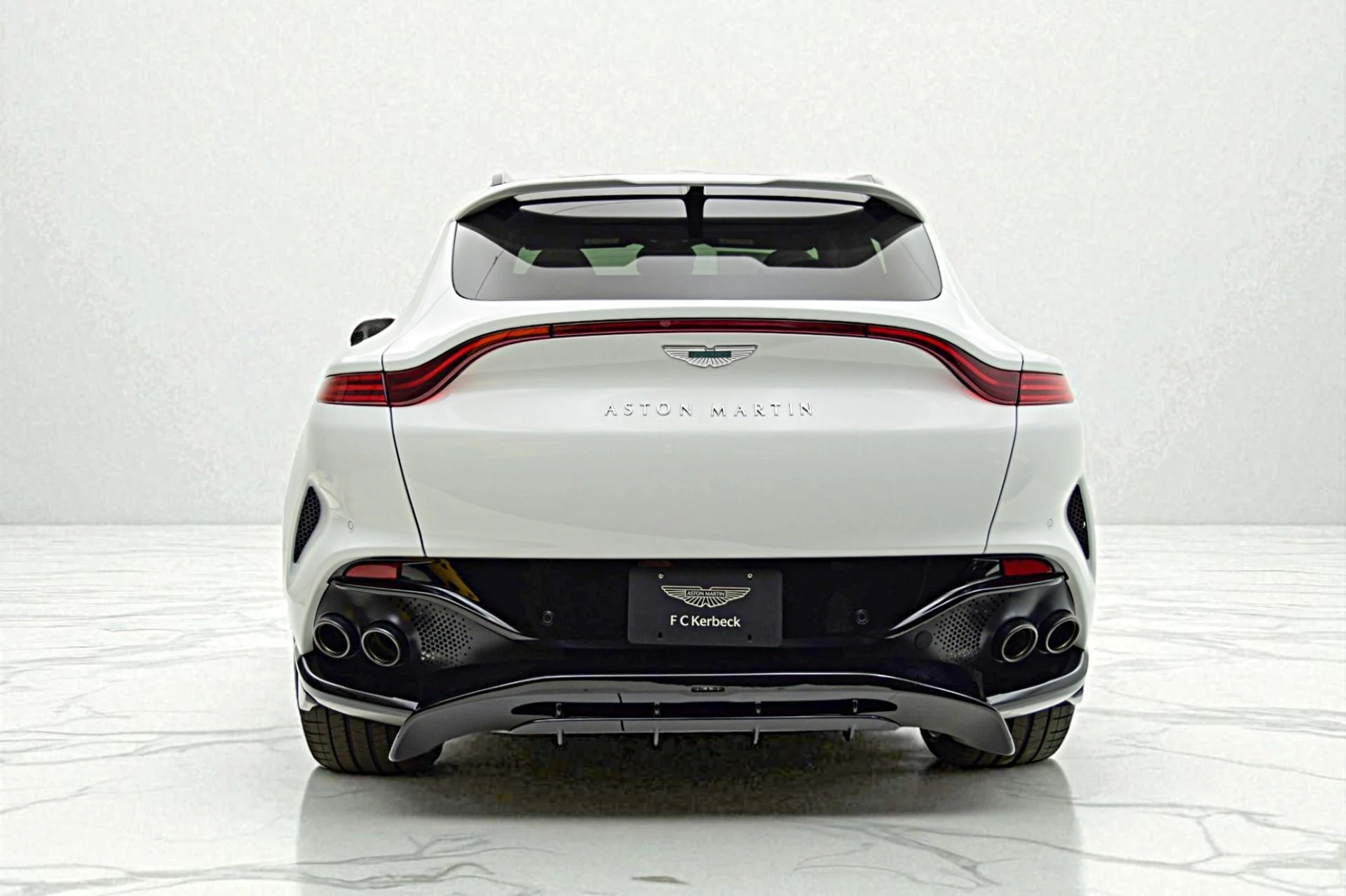 mph011_2146074675_New_2025_Aston_Martin_DBX_707_a99a831e30