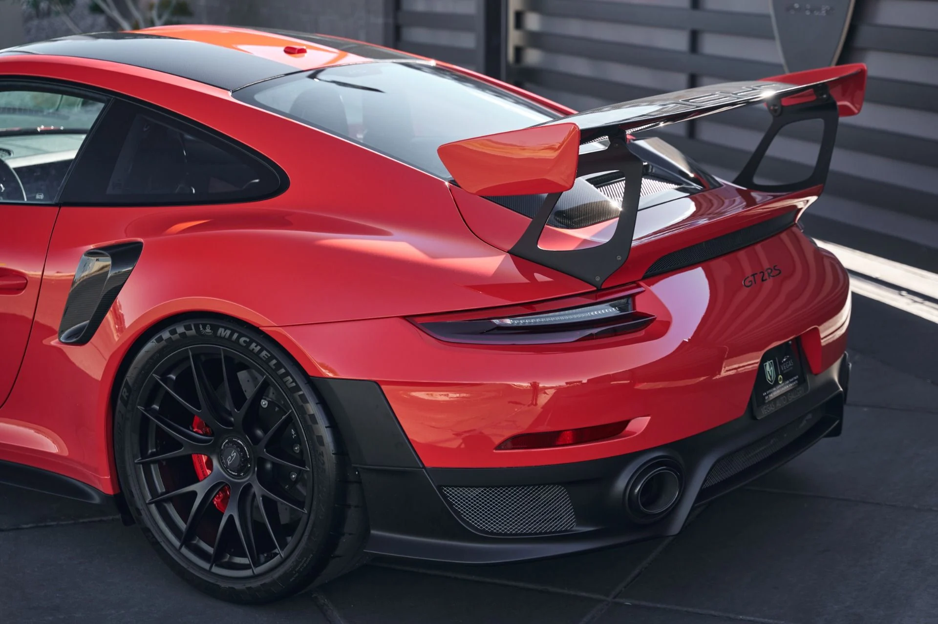 mph011_2146167037_Used_2018_Porsche_911_GT_2_RS_1792687058_d80a141e86