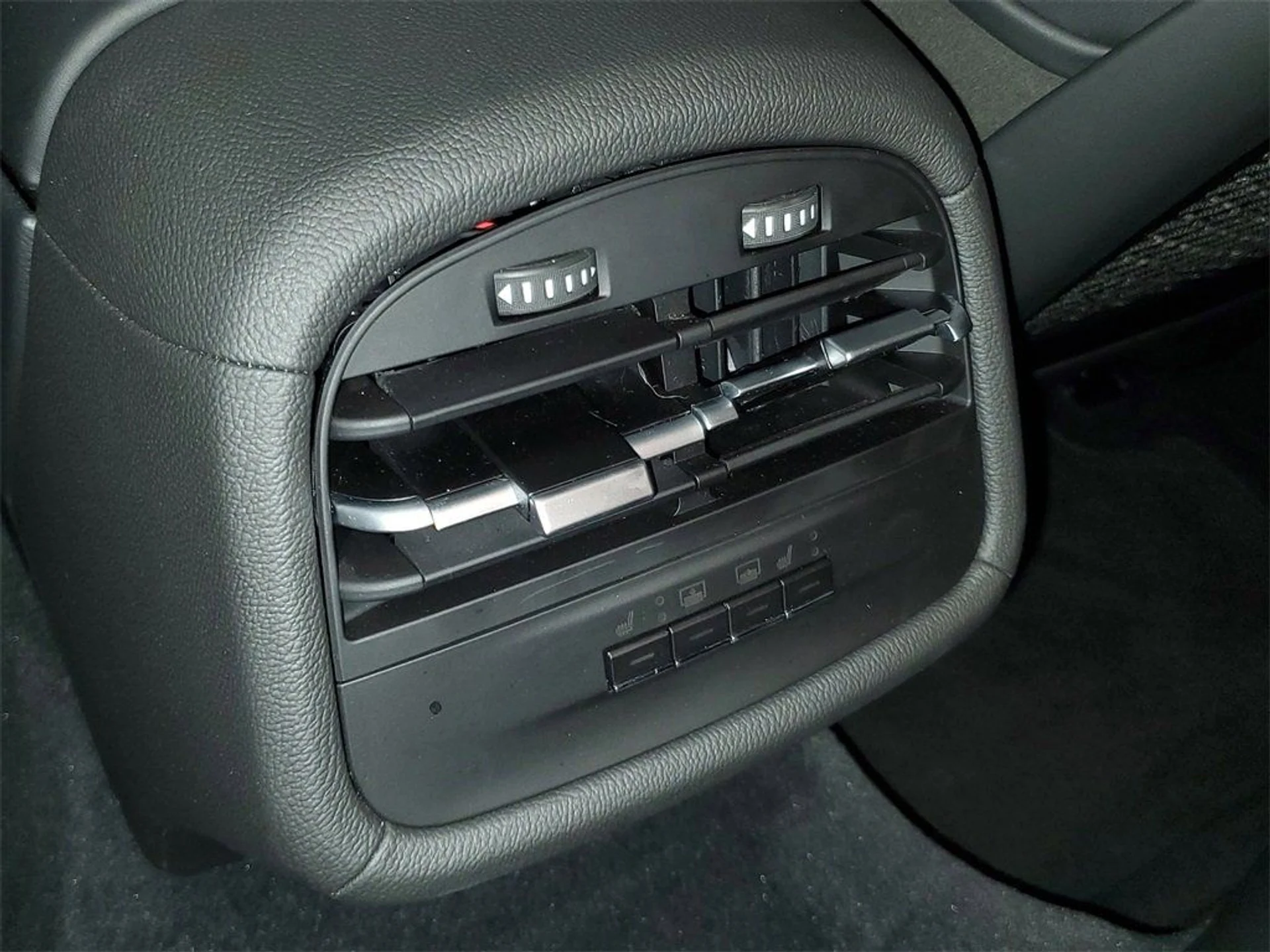 mph011_215059312_a7620bbf4562c9052de94649a8a17d10_39852317c1