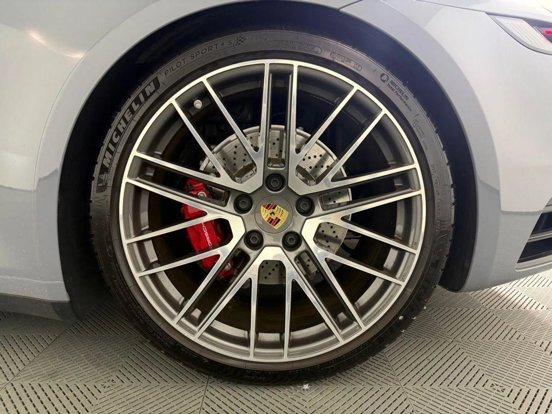 mph011_2155086978_kf_E_Qdru_Xy2_Ba0z_Ora_Wj_tu_Ubq_I_b46414edaa